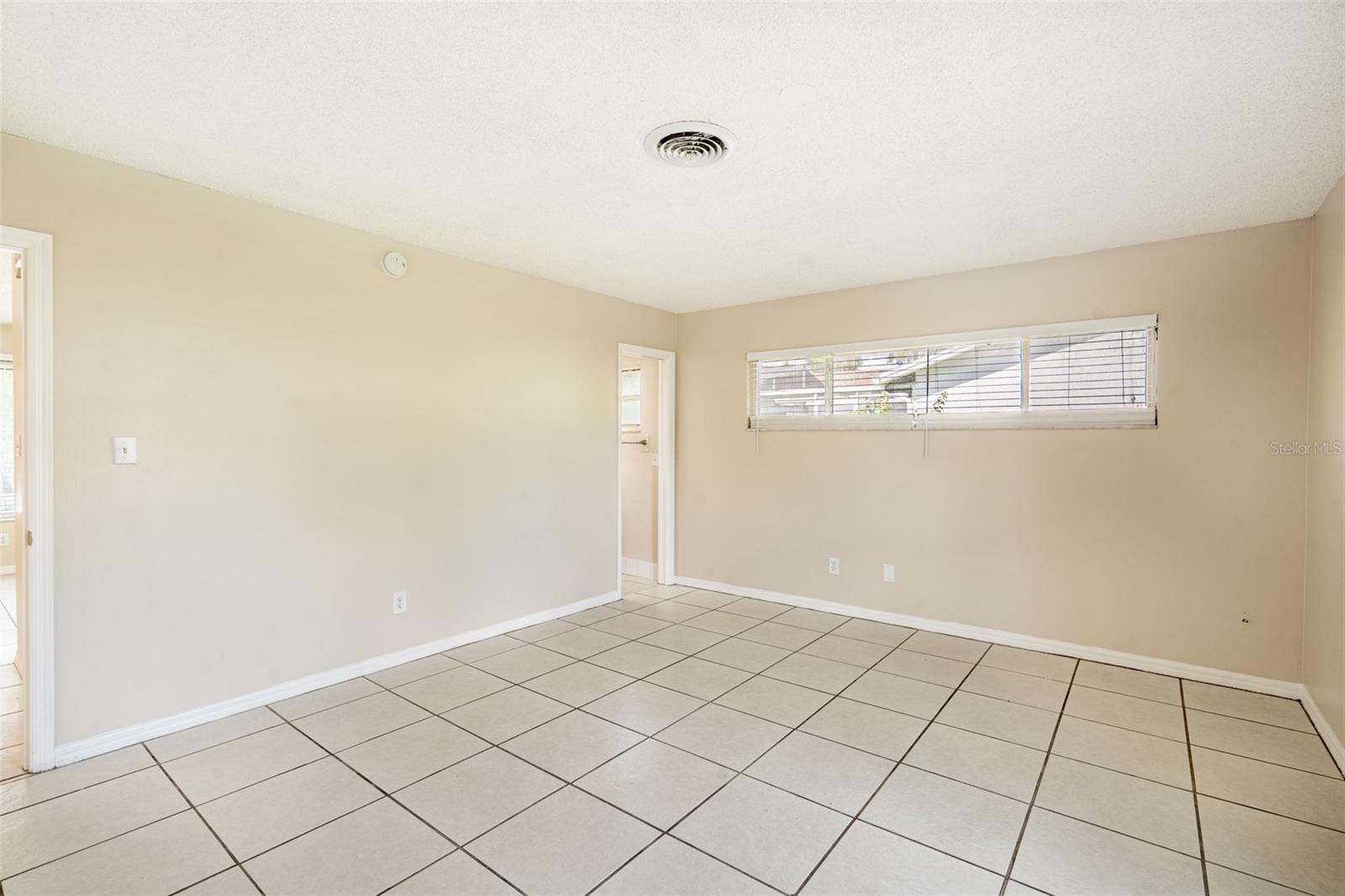 Image 6 of 36 For 806 Highland Drive