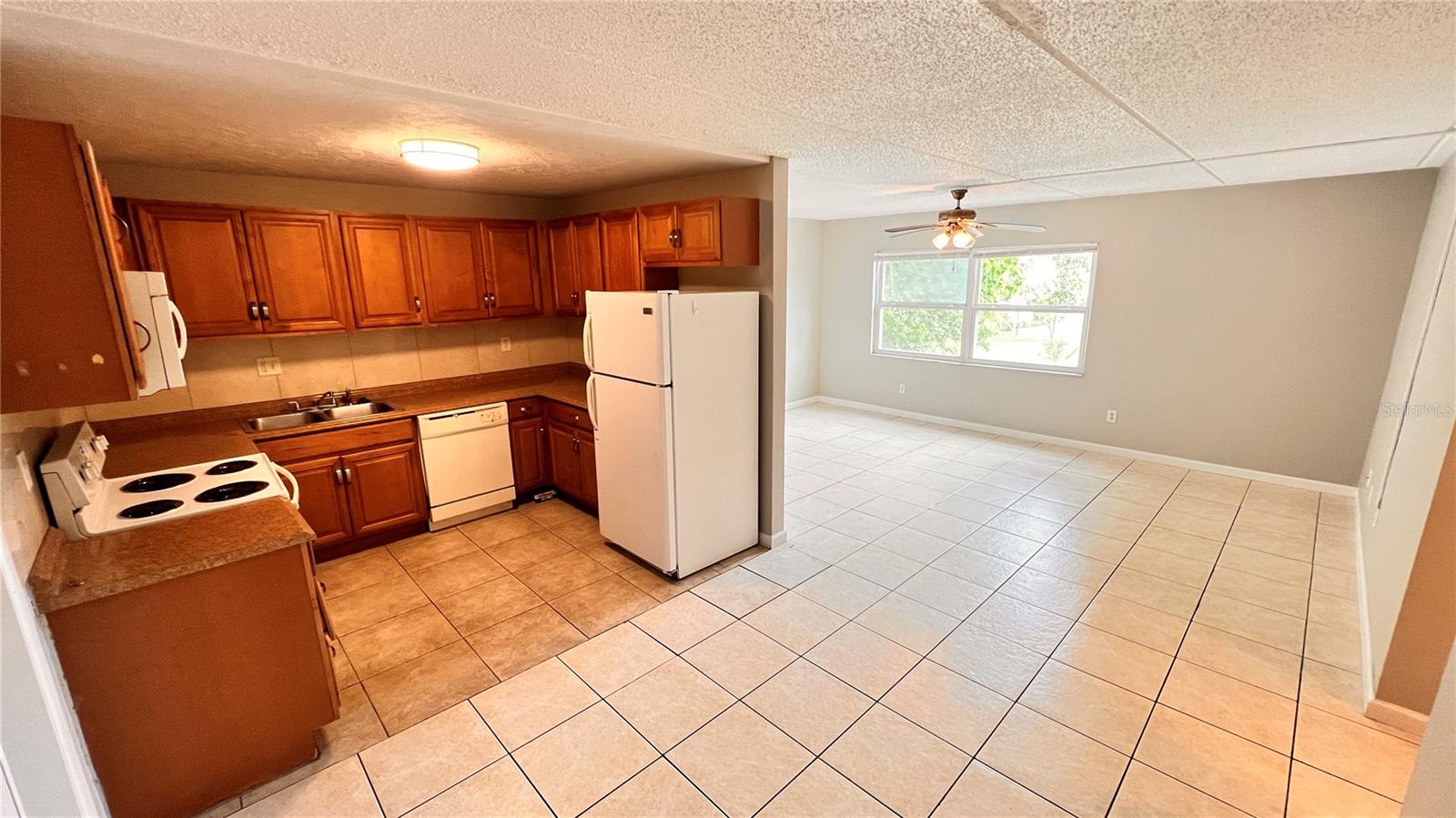 Image 4 of 25 For 1902 Honour Road 24