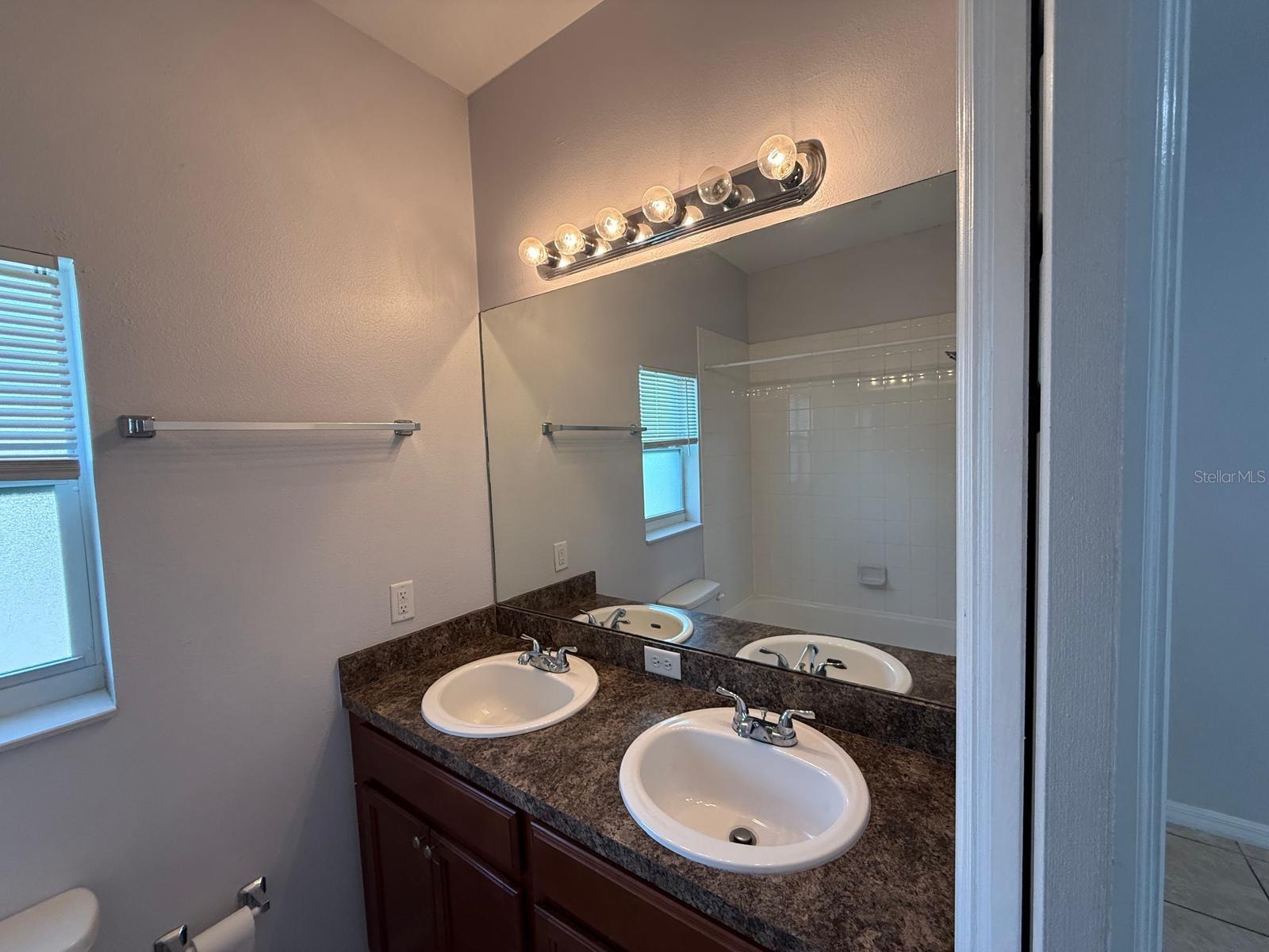 Image 17 of 26 For 816 Abbeville Court B