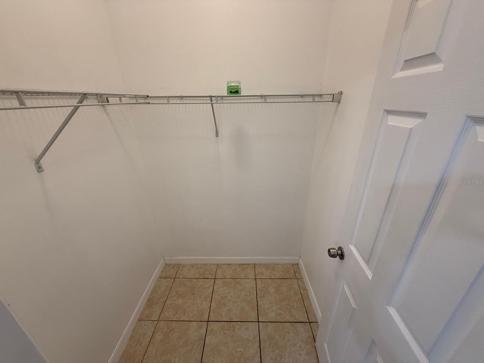 Image 18 of 26 For 816 Abbeville Court B