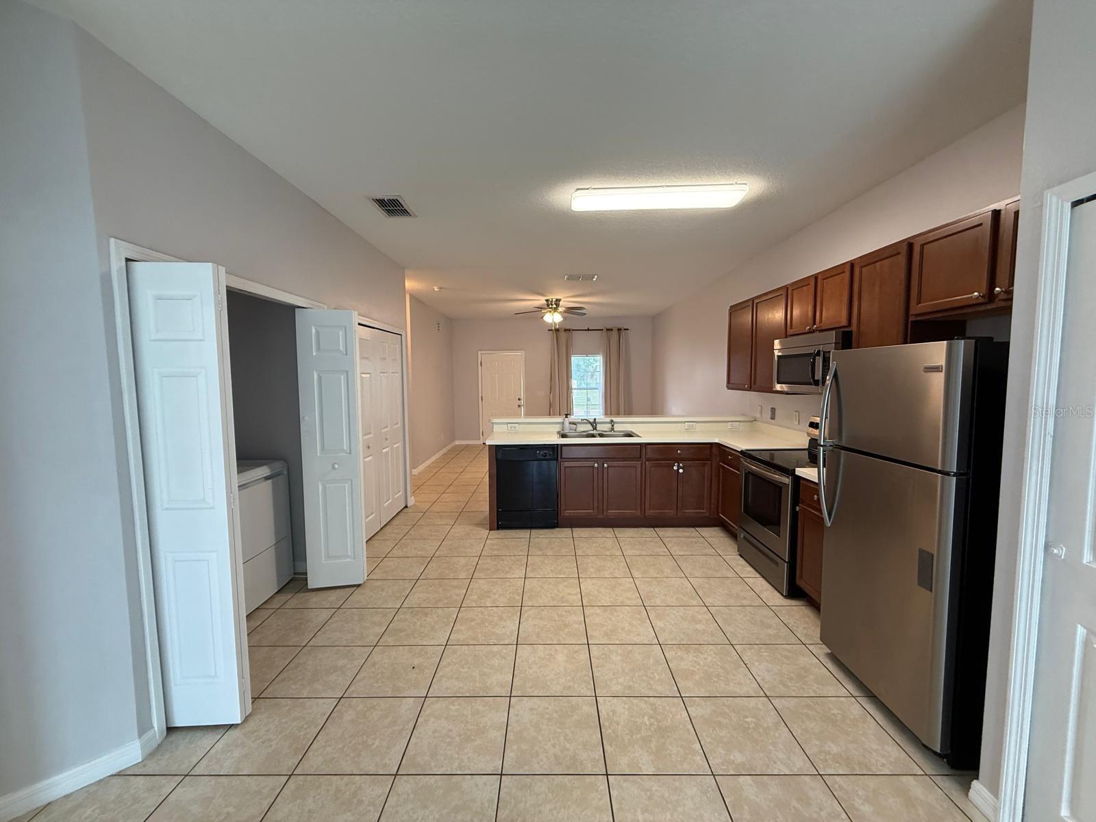 Image 8 of 26 For 816 Abbeville Court B