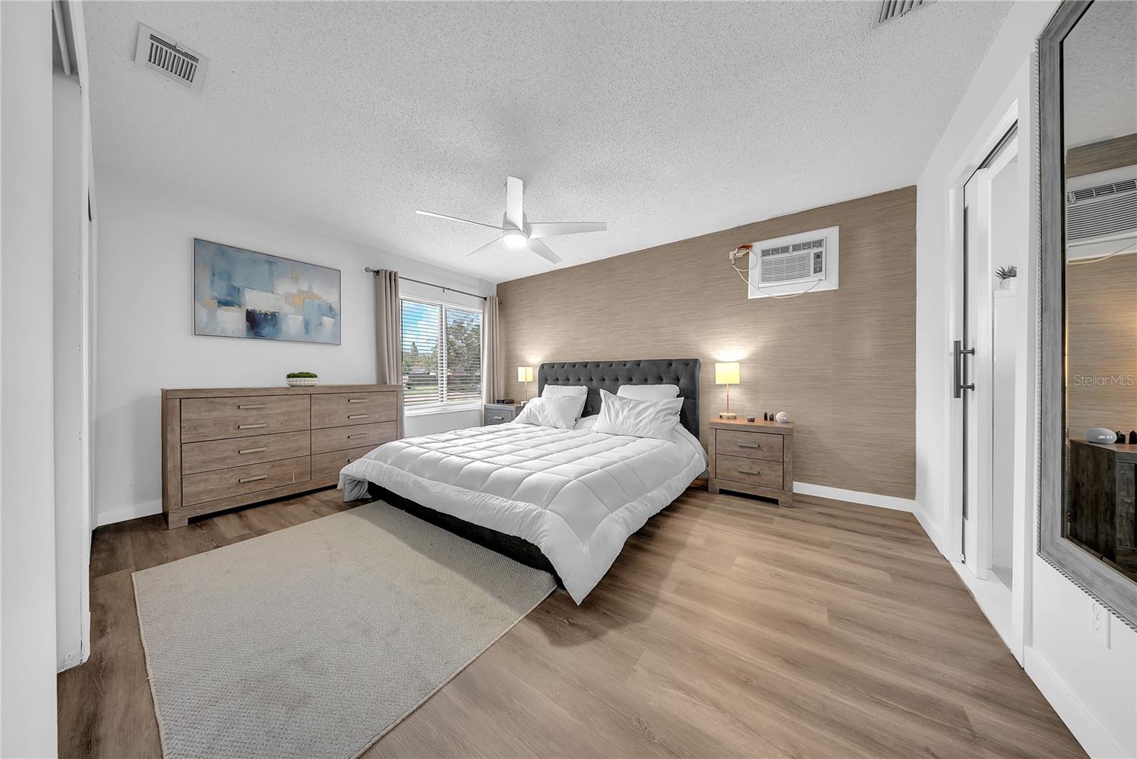 Image 19 of 66 For 1352 Ortega Street