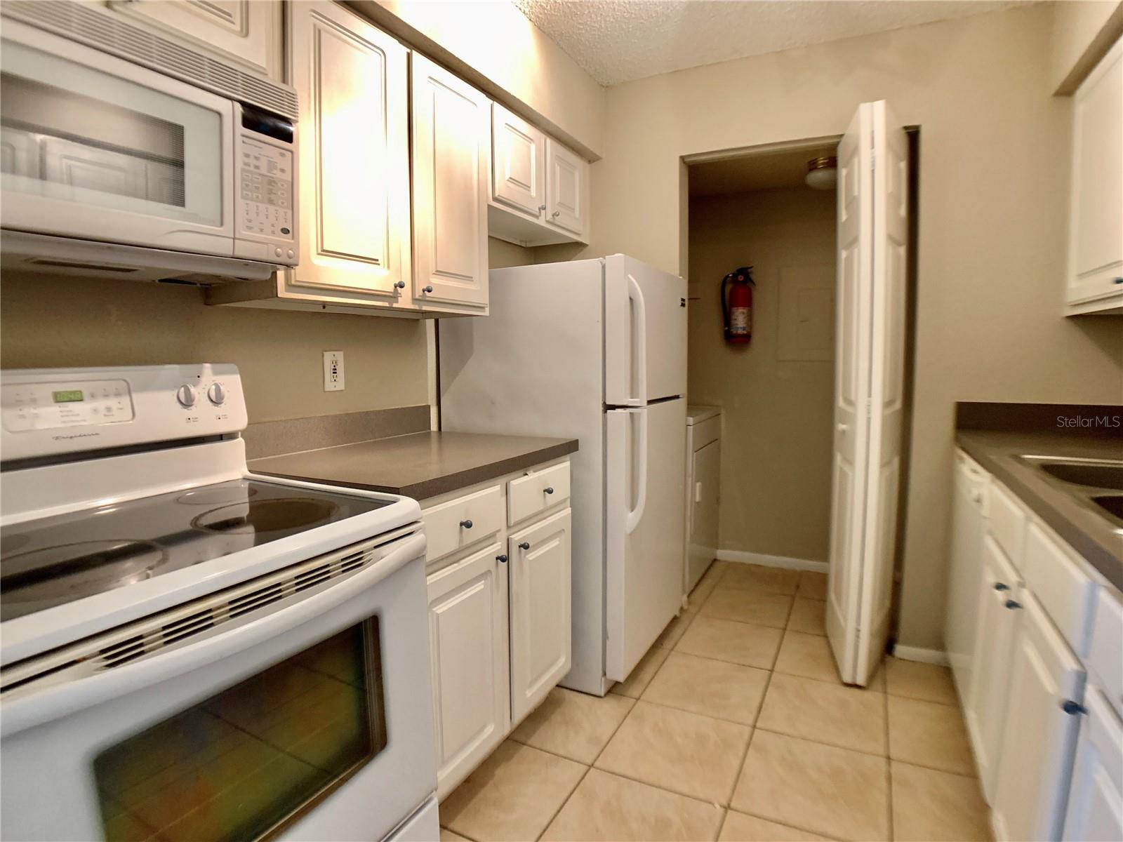 Image 8 of 22 For 3700 Idlebrook Circle 210