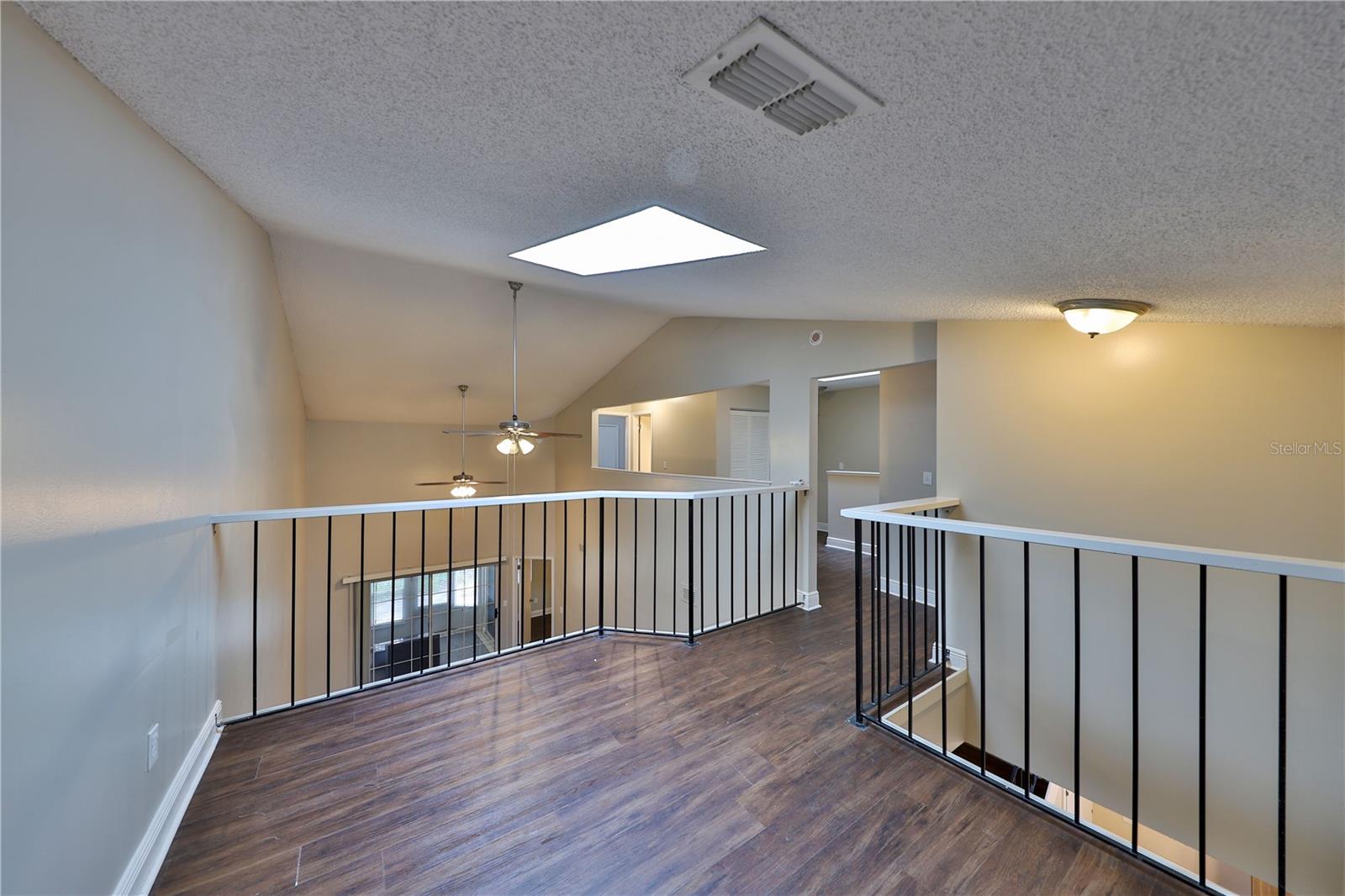 Image 12 of 19 For 624 Maple Oak Circle 108