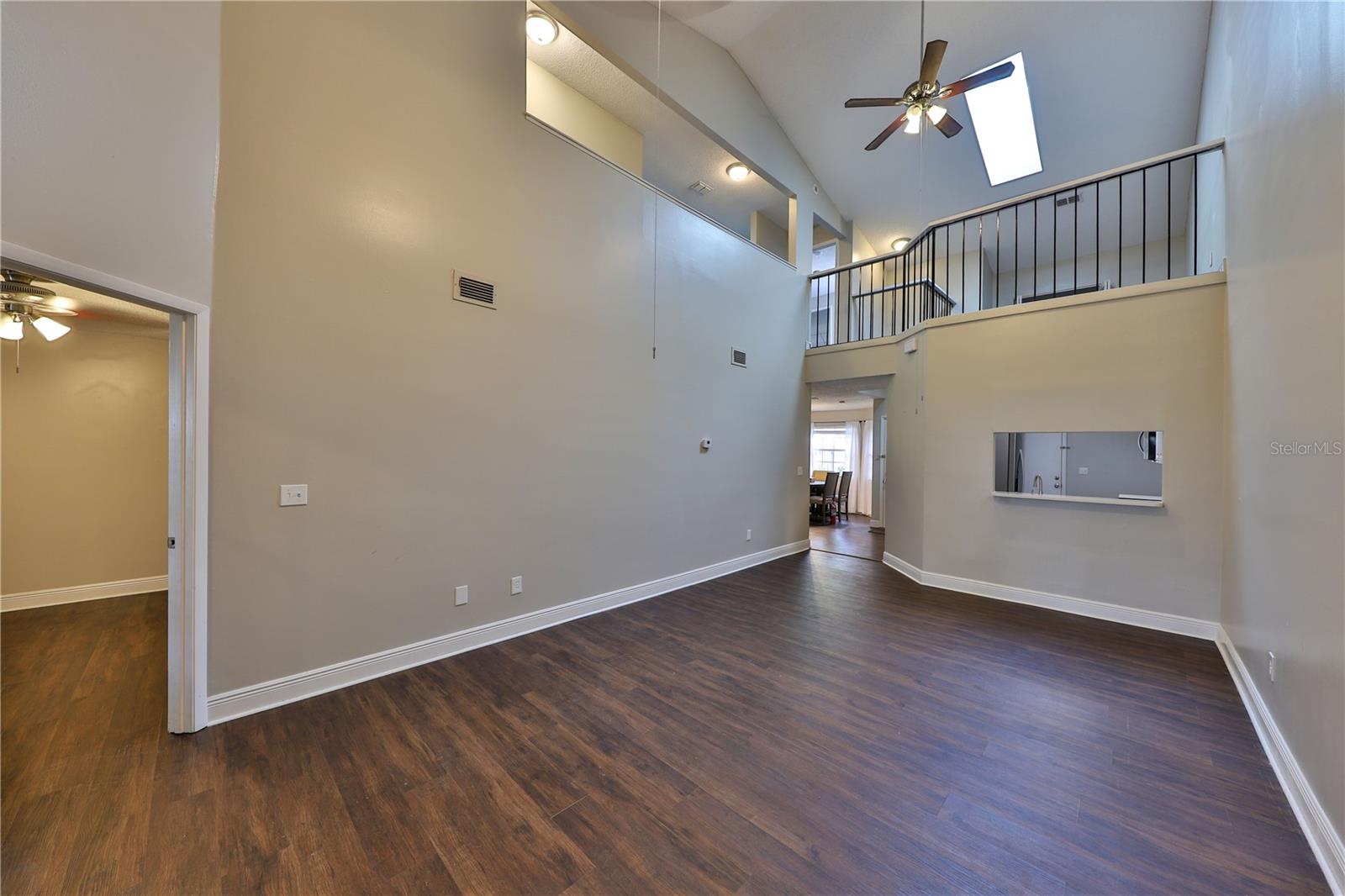 Image 2 of 19 For 624 Maple Oak Circle 108