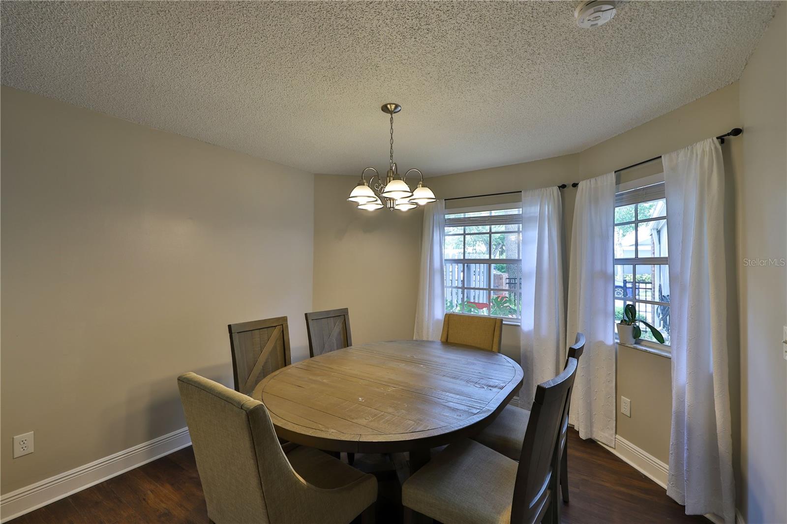 Image 3 of 19 For 624 Maple Oak Circle 108