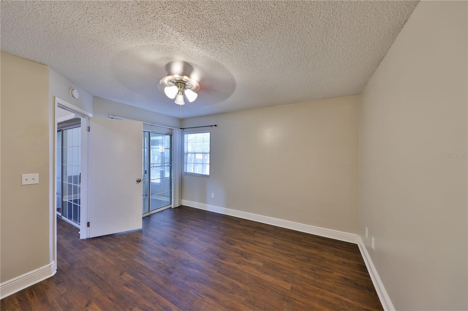 Image 7 of 19 For 624 Maple Oak Circle 108