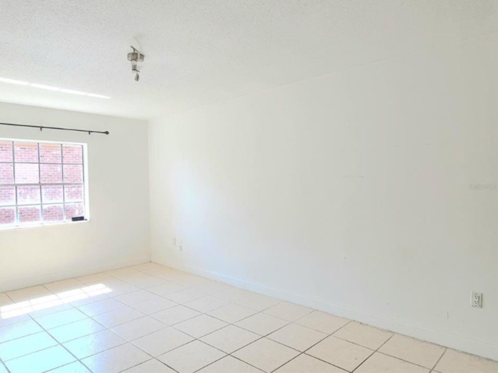 Image 13 of 14 For 496 Banyon Tree Circle 204