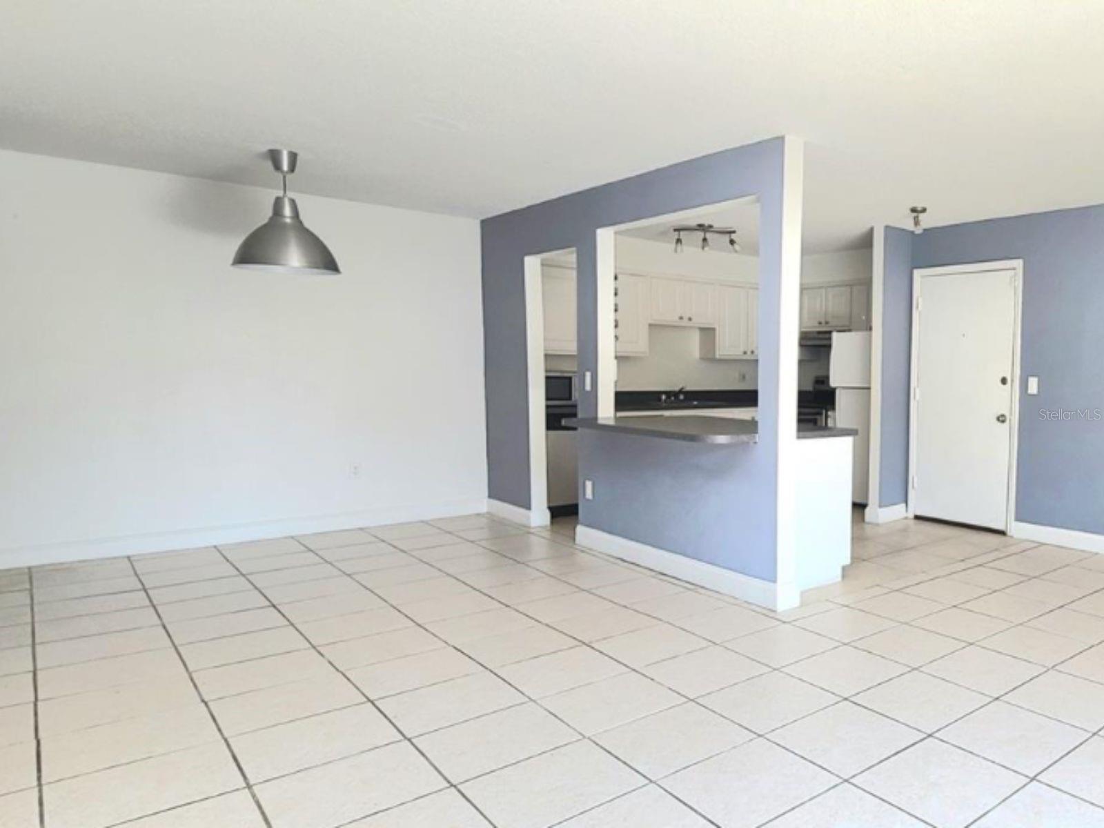 Image 2 of 14 For 496 Banyon Tree Circle 204