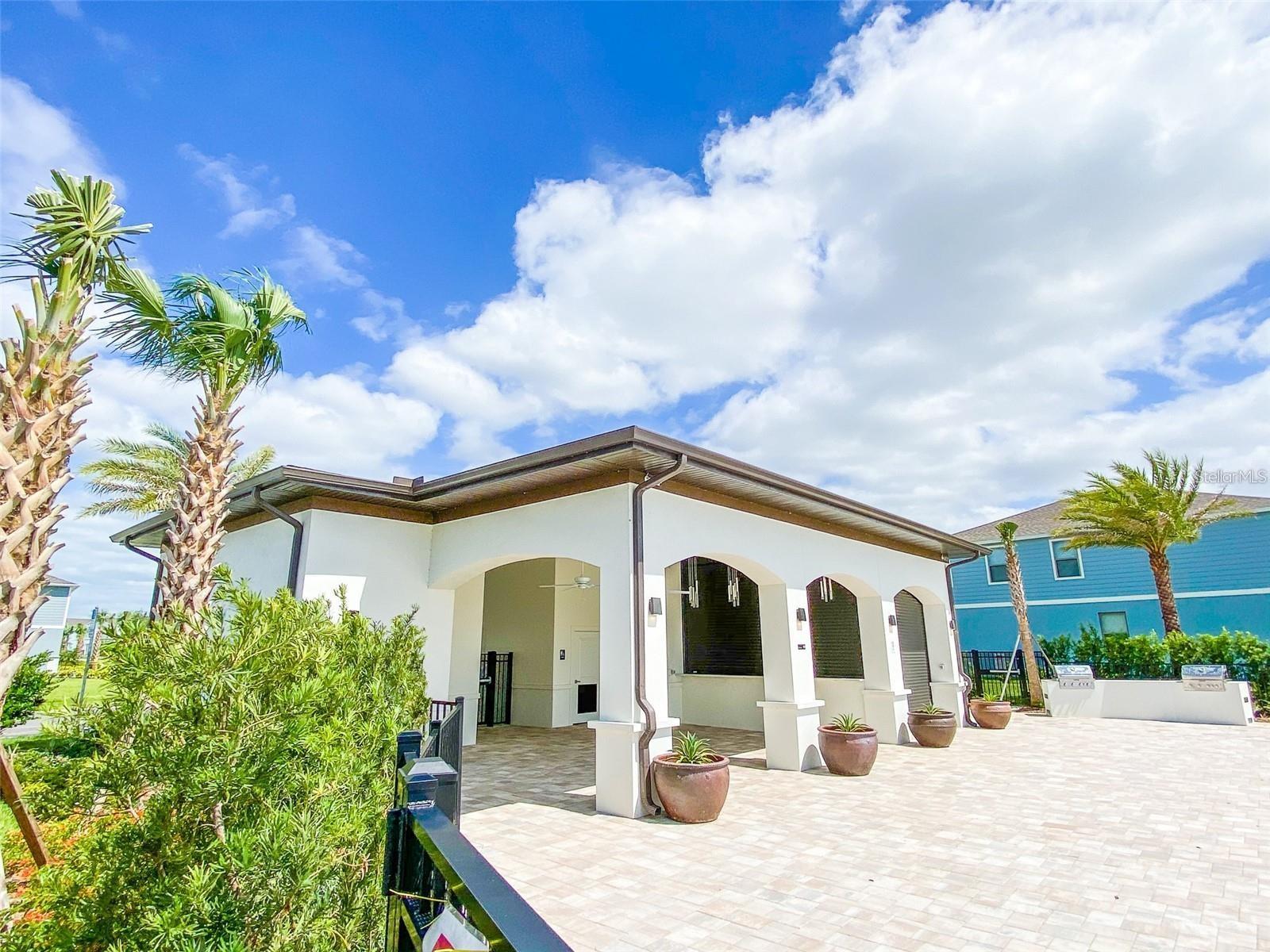 Listing photo id 24 for 2406 Dubai Street