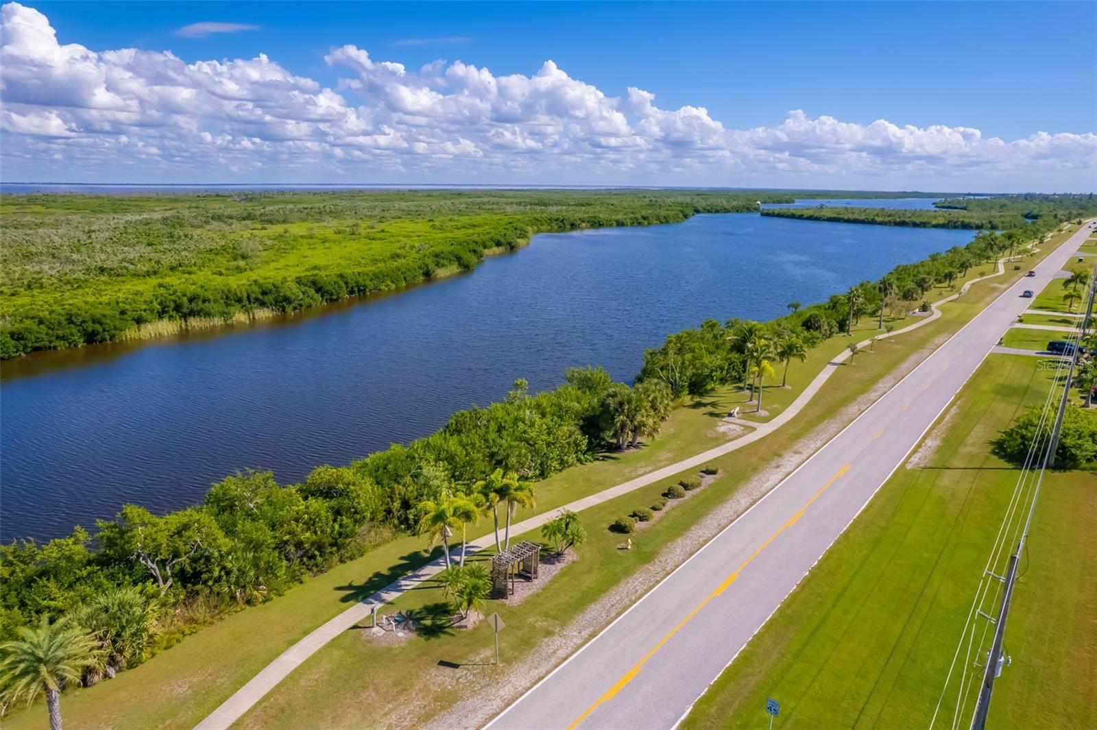 Image 10 of 27 For 15089 Lakeland Circle