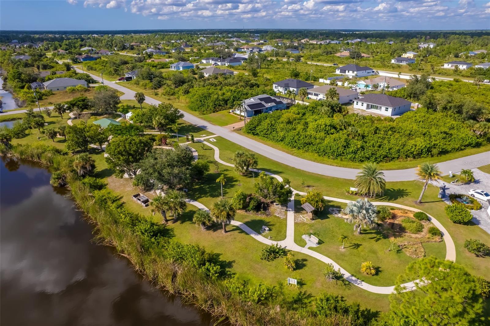 Image 17 of 27 For 15089 Lakeland Circle