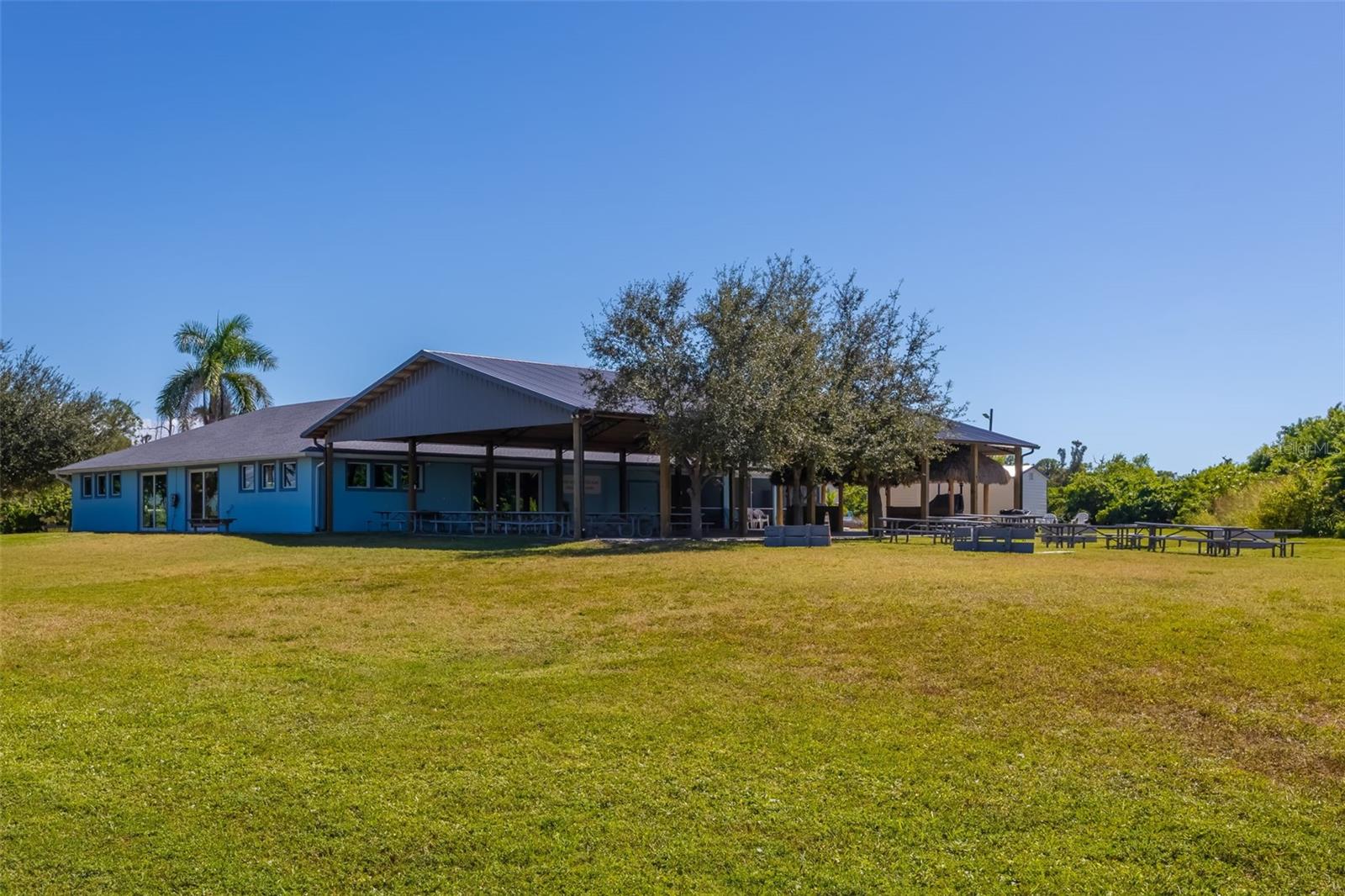 Image 7 of 27 For 15089 Lakeland Circle