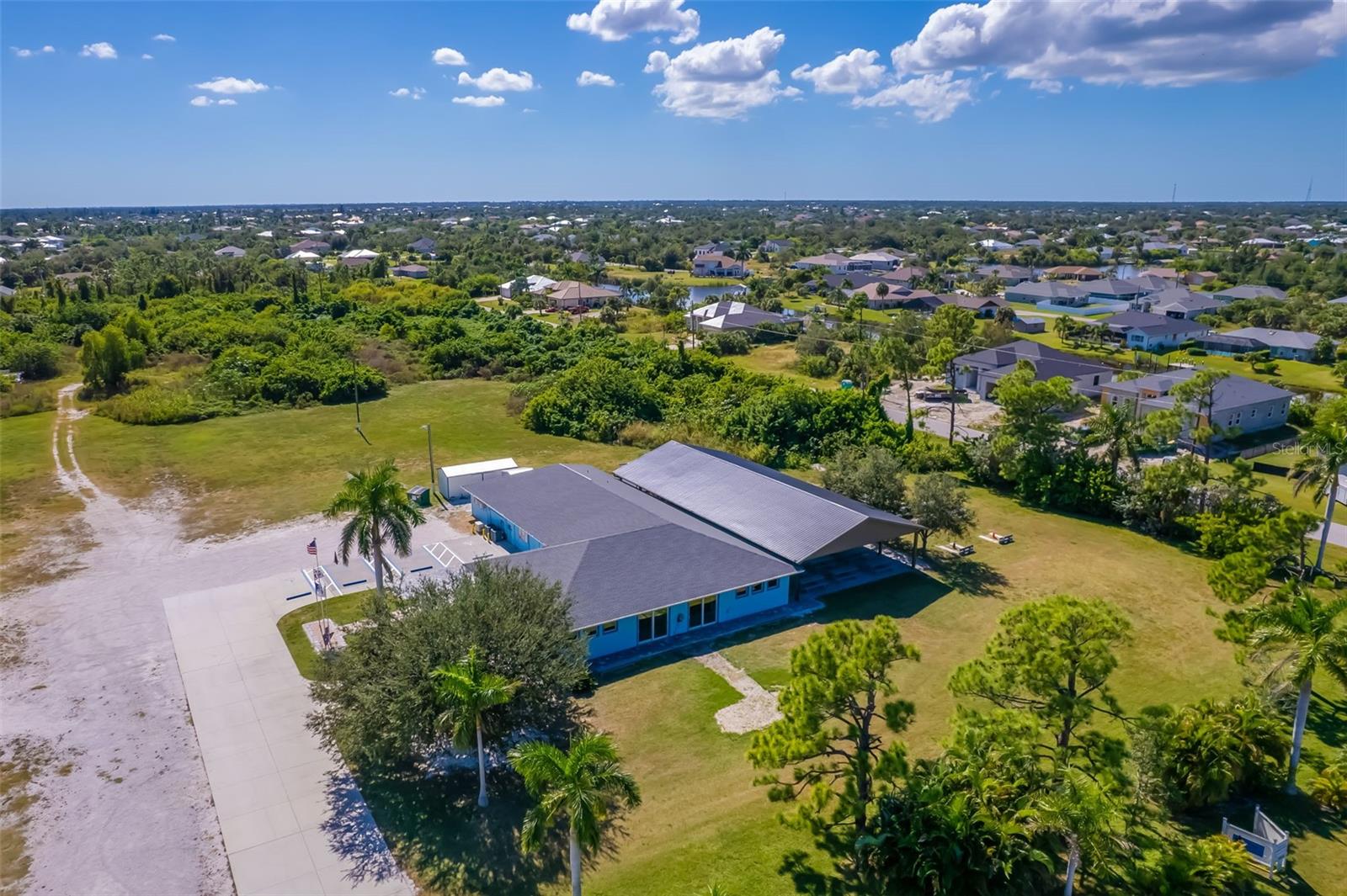Image 8 of 27 For 15089 Lakeland Circle