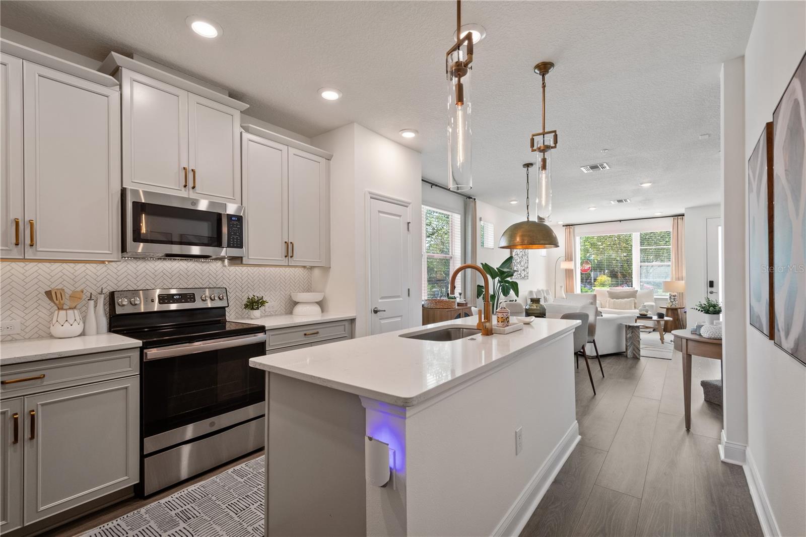 Image 17 of 45 For 8689 Tavistock Lakes Boulevard