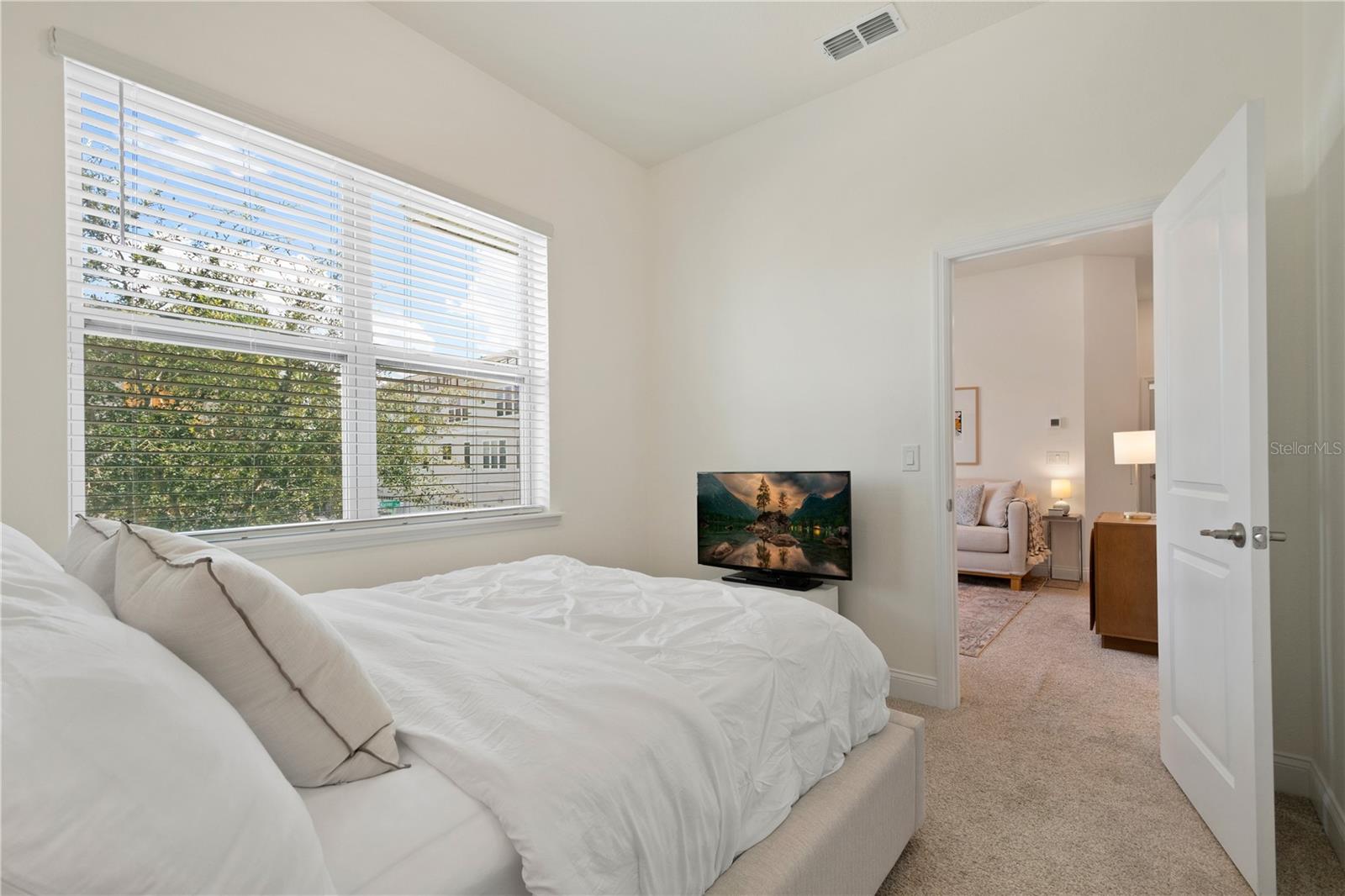 Image 25 of 45 For 8689 Tavistock Lakes Boulevard