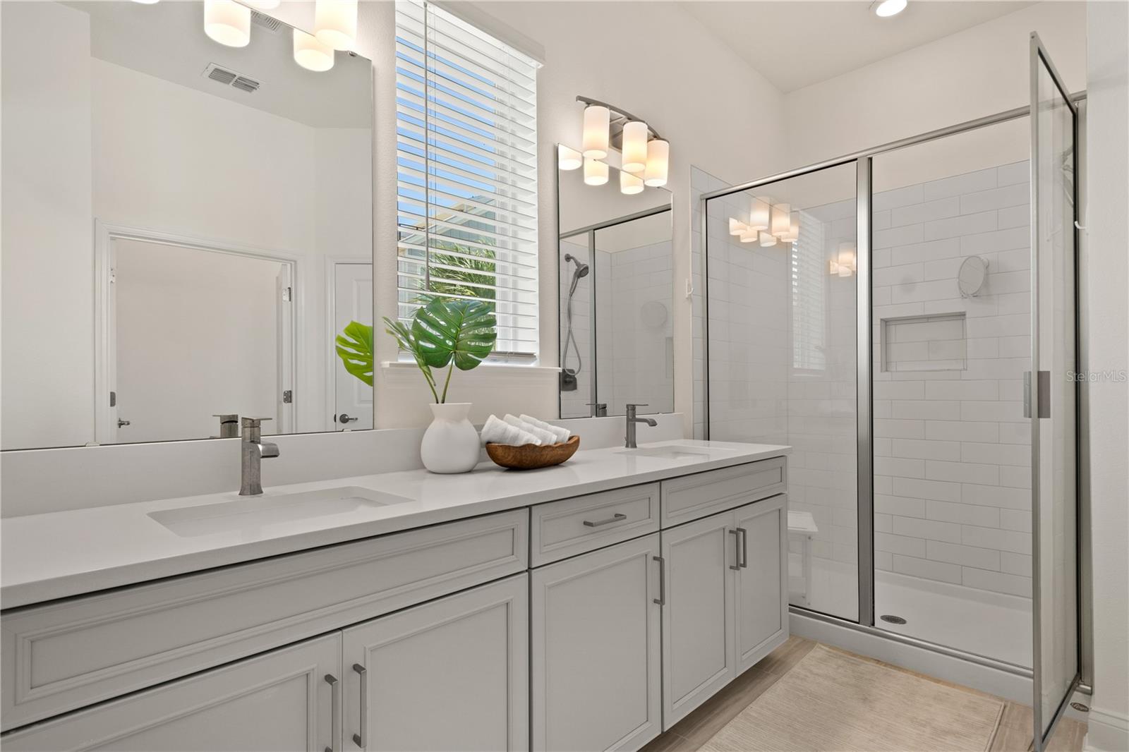 Image 32 of 45 For 8689 Tavistock Lakes Boulevard