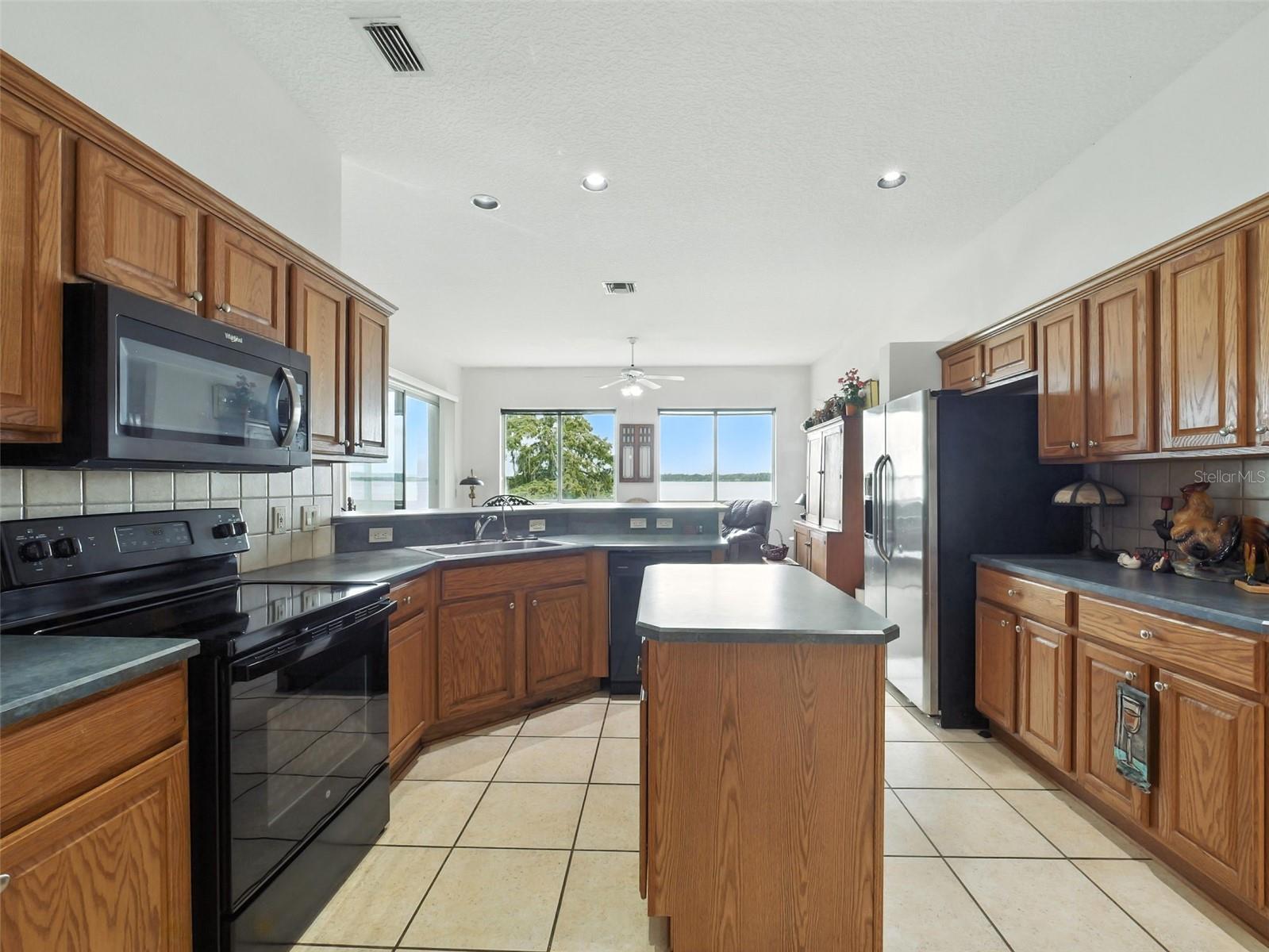 Image 11 of 26 For 6048 Una Drive