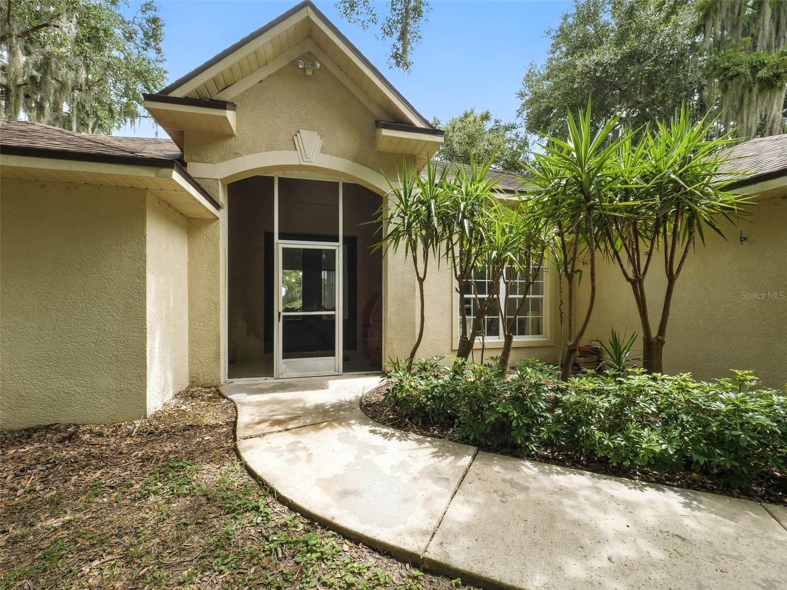 Image 15 of 26 For 6048 Una Drive