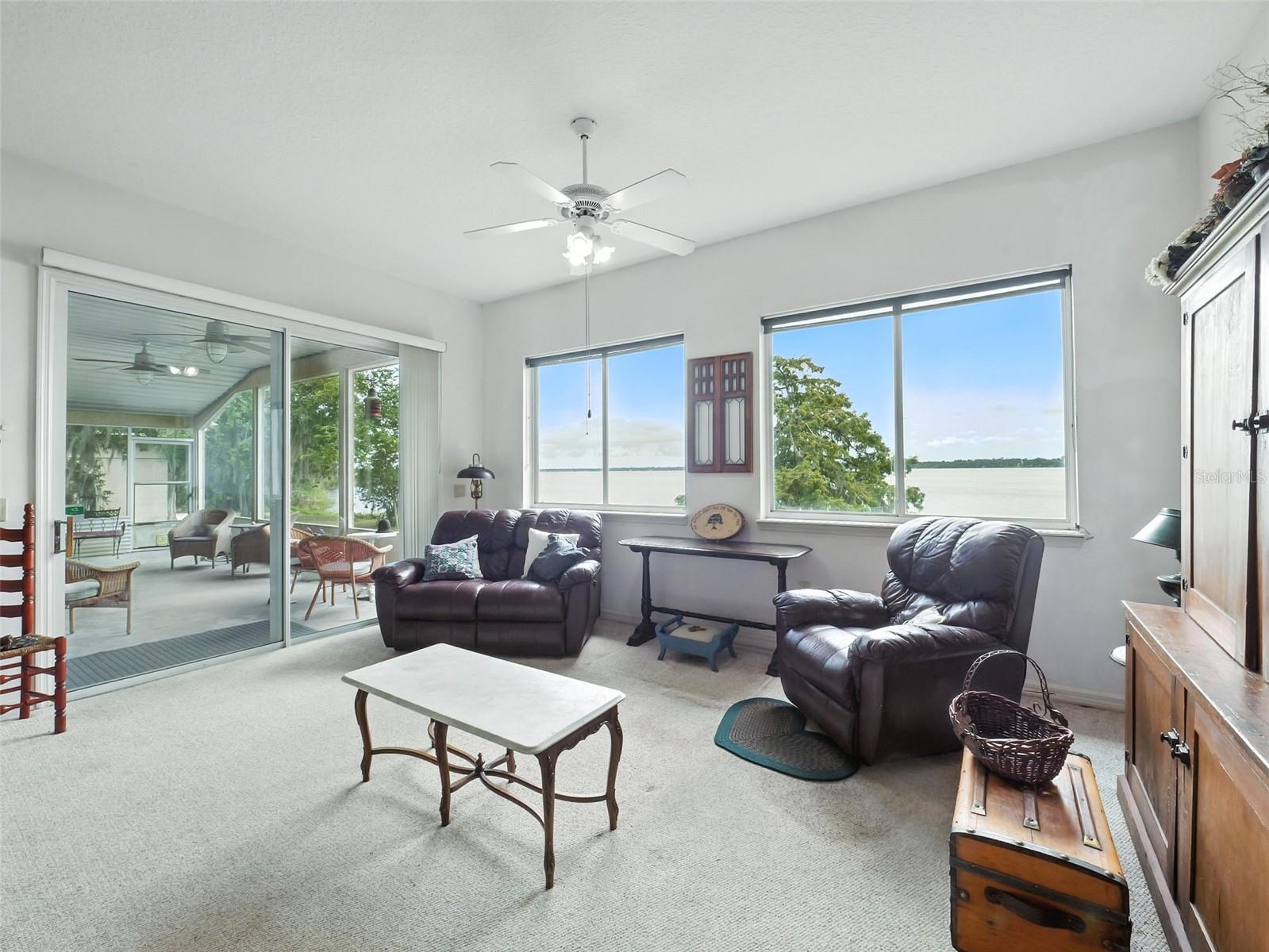 Image 17 of 26 For 6048 Una Drive