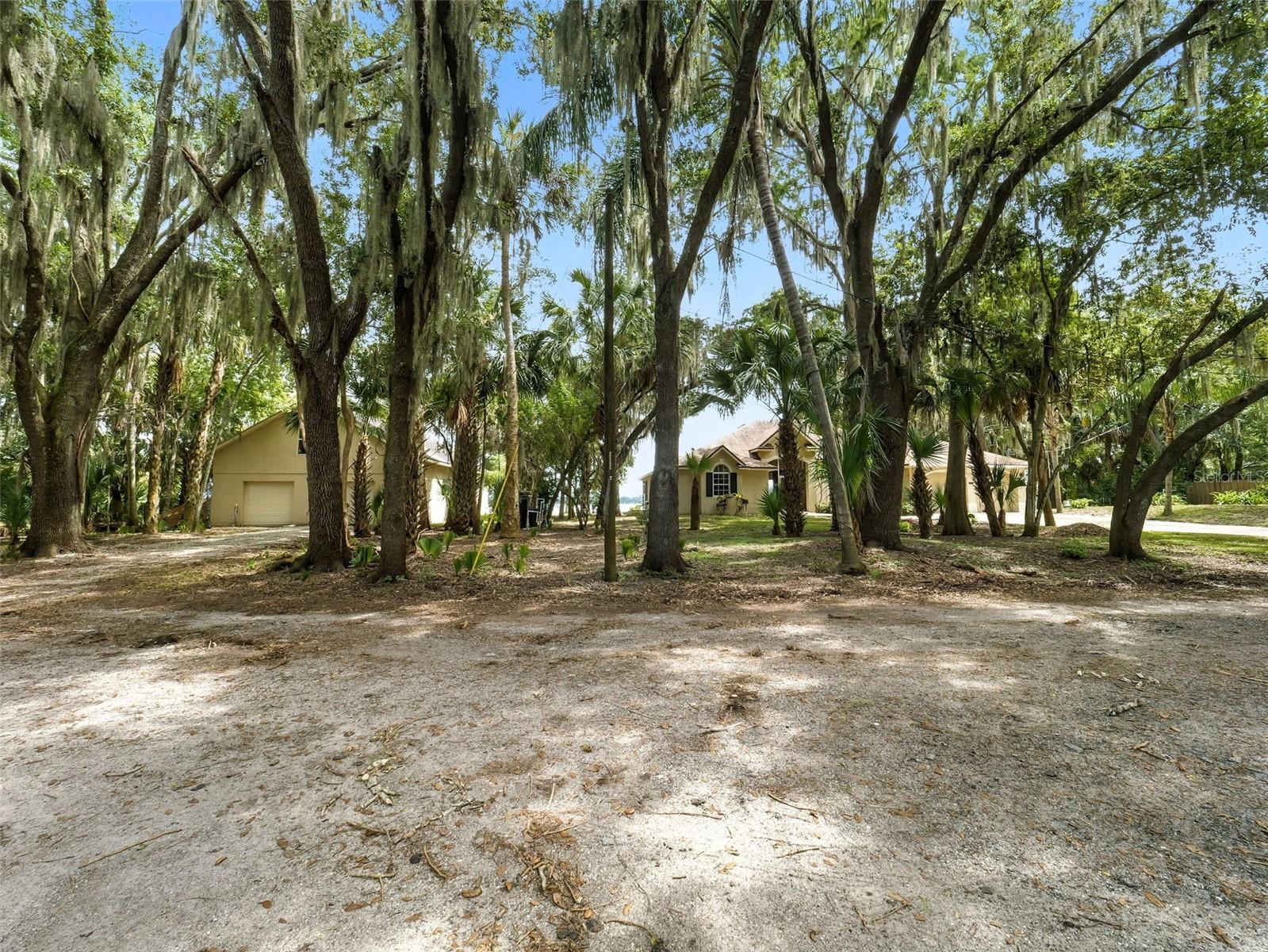 Image 22 of 26 For 6048 Una Drive