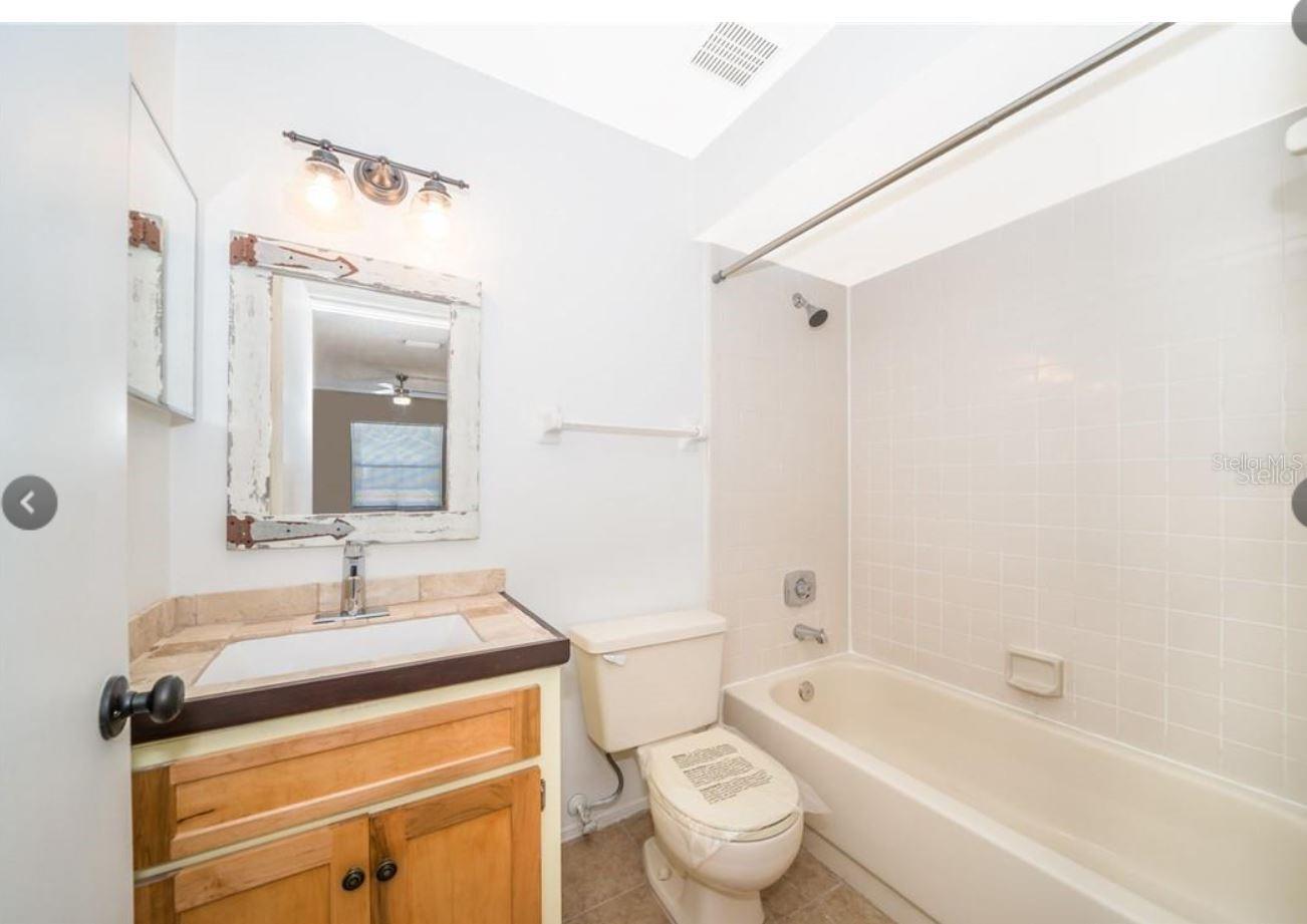 Image 16 of 25 For 4261 Pershing Pointe Place 2