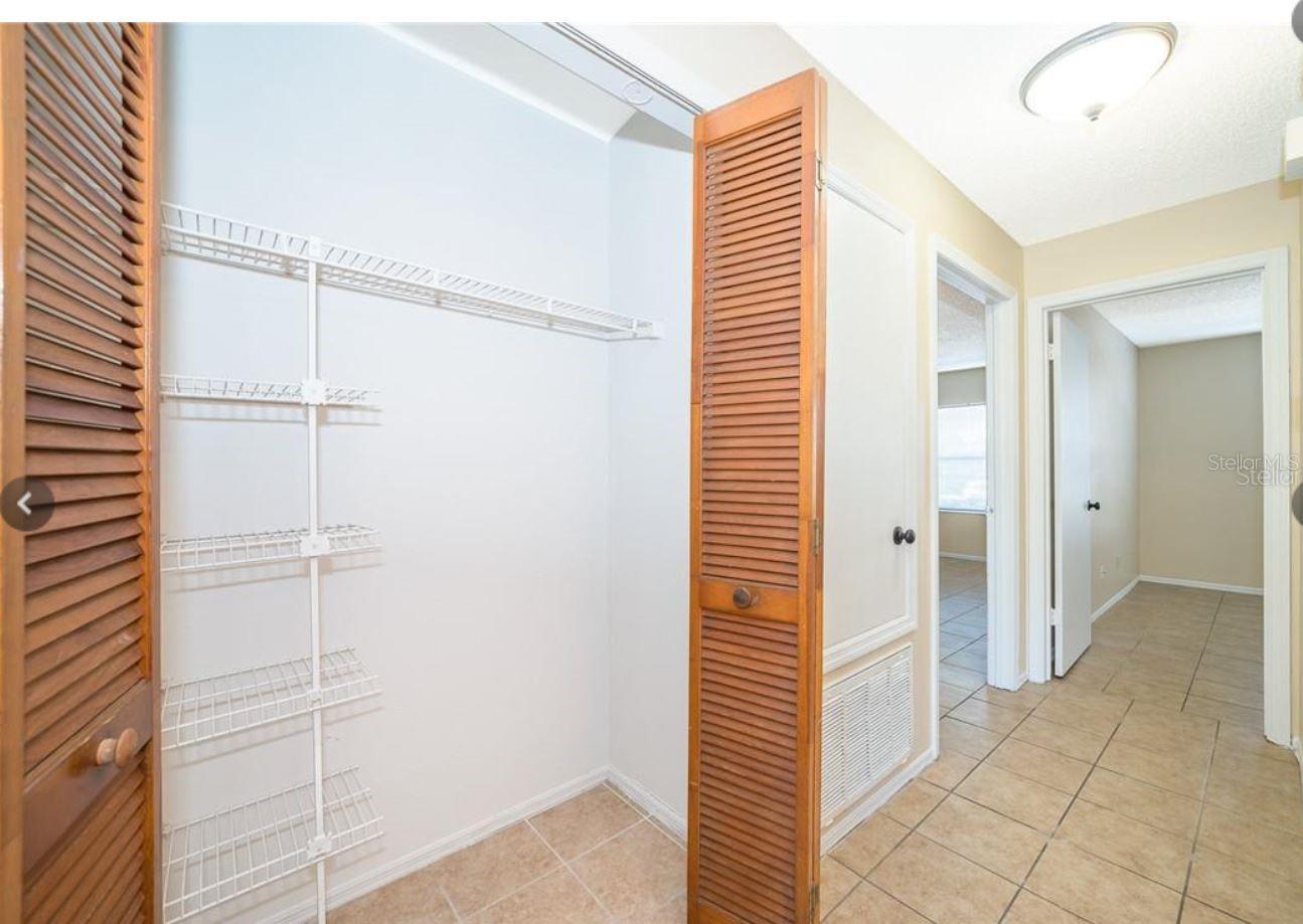 Image 17 of 25 For 4261 Pershing Pointe Place 2