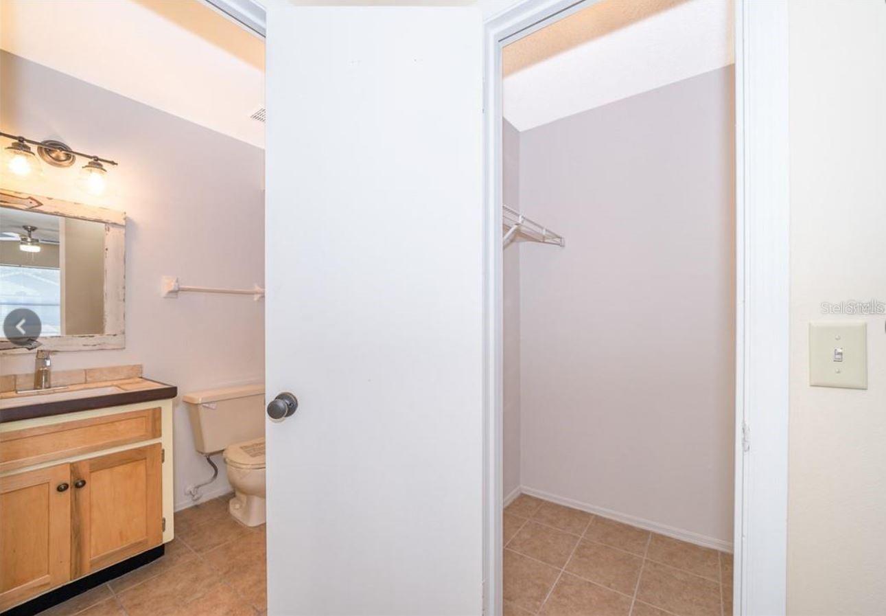 Image 7 of 25 For 4261 Pershing Pointe Place 2
