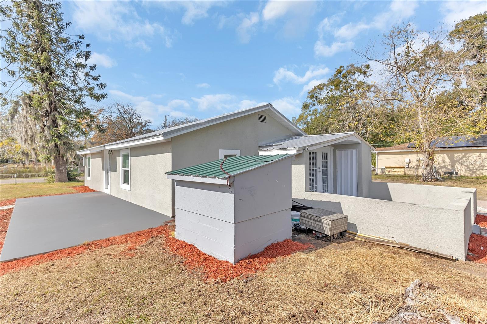 Image 3 of 25 For 2121 Woodland Drive