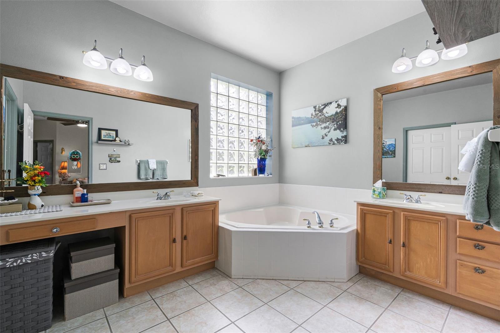 Image 18 of 36 For 6315 Clearmeadow Court