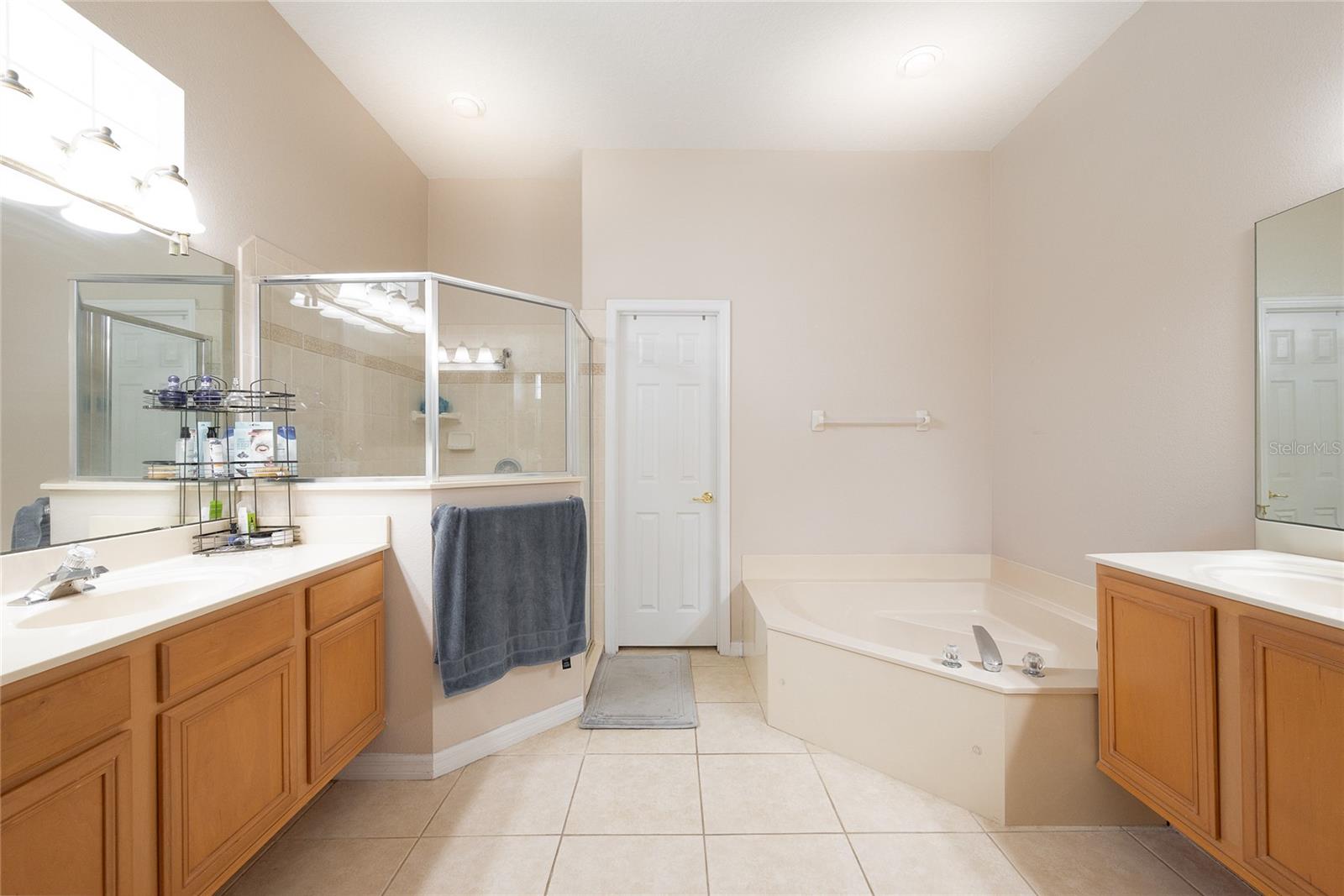 Image 24 of 47 For 12159 Shadowbrook Lane