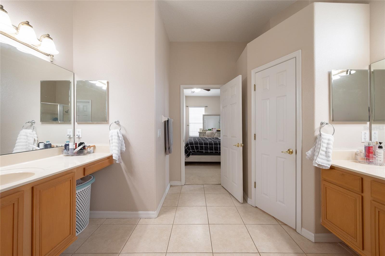 Image 25 of 47 For 12159 Shadowbrook Lane