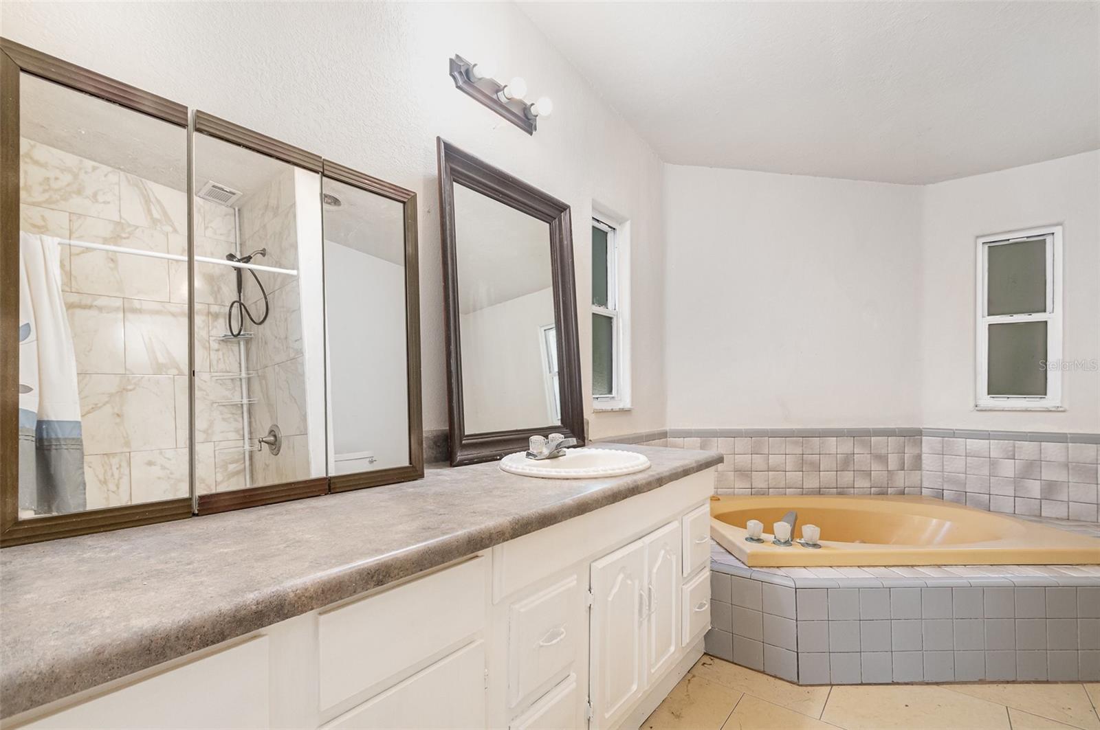 Image 20 of 39 For 39211 Coot Drive