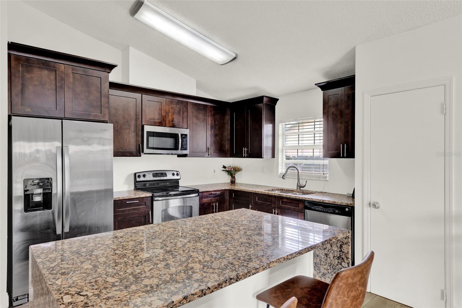 Image 4 of 18 For 6582 Meritmoor Circle