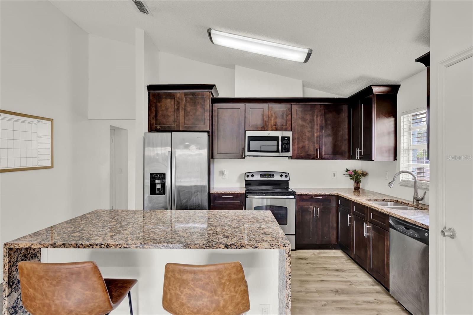 Image 5 of 18 For 6582 Meritmoor Circle