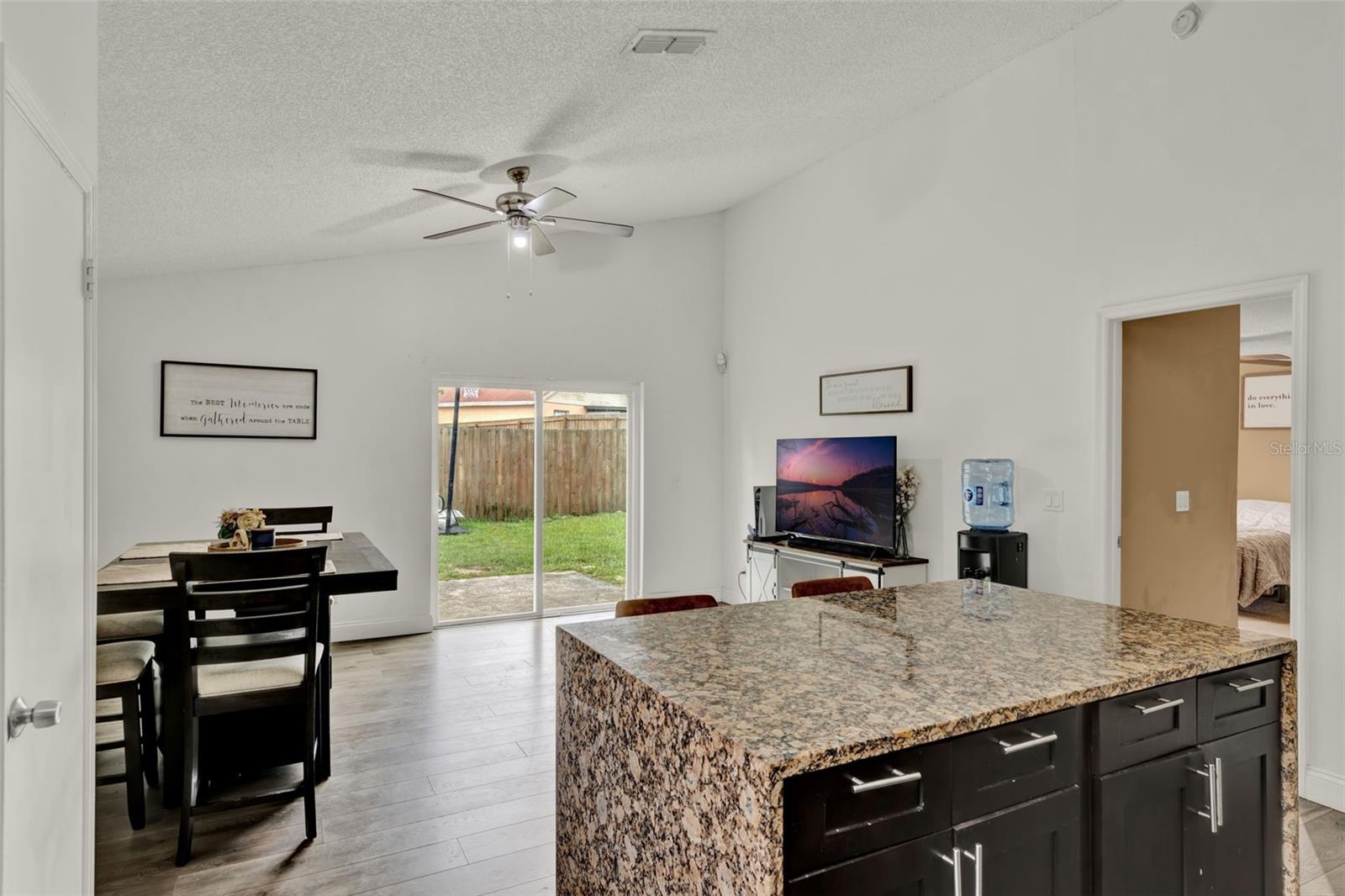 Image 6 of 18 For 6582 Meritmoor Circle