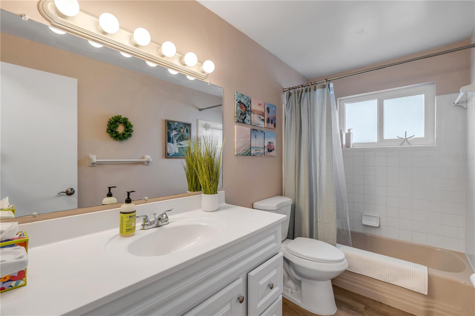 Image 31 of 62 For 4643 Katy Drive