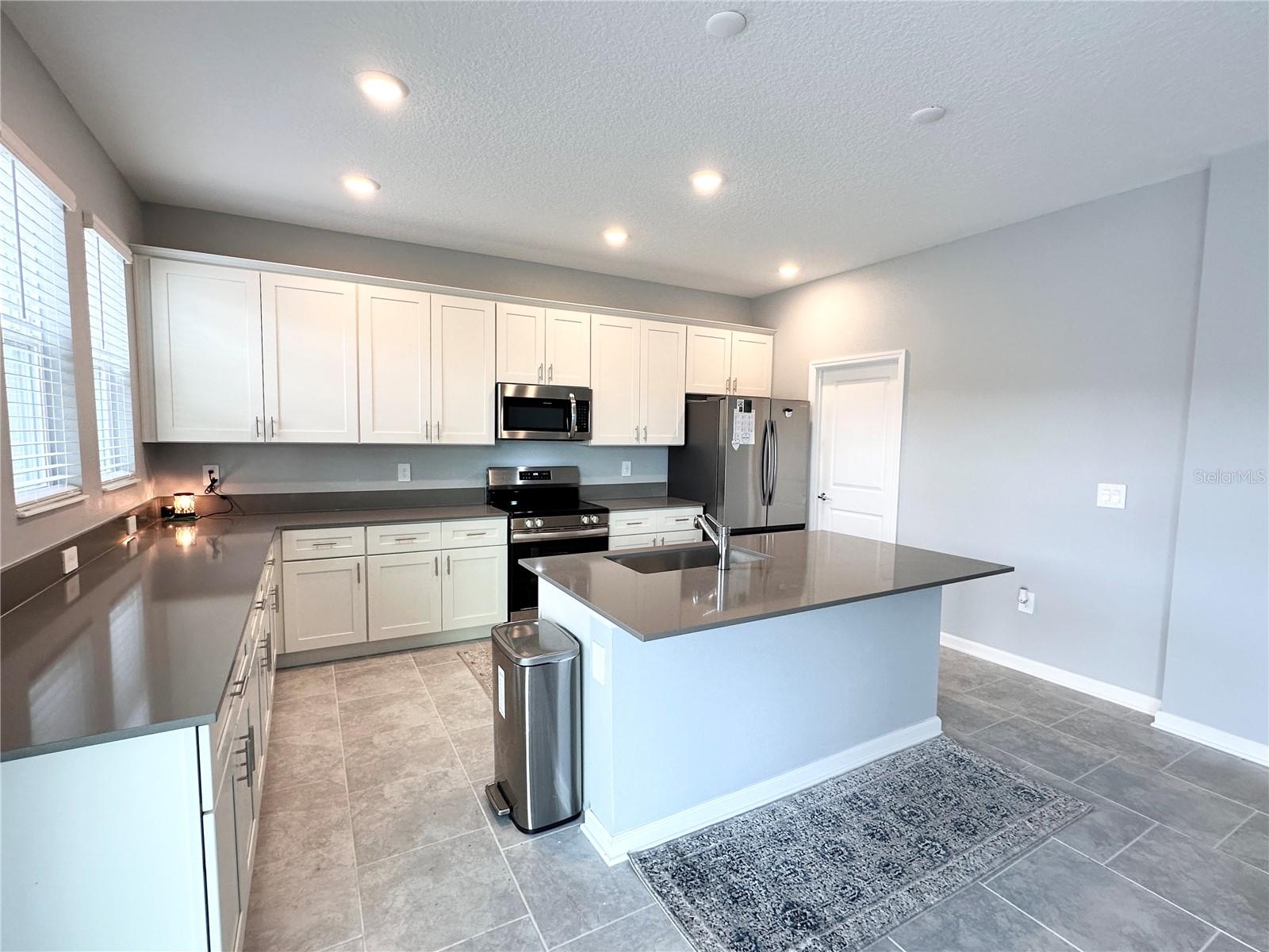 Image 3 of 21 For 4141 Jespersen Street