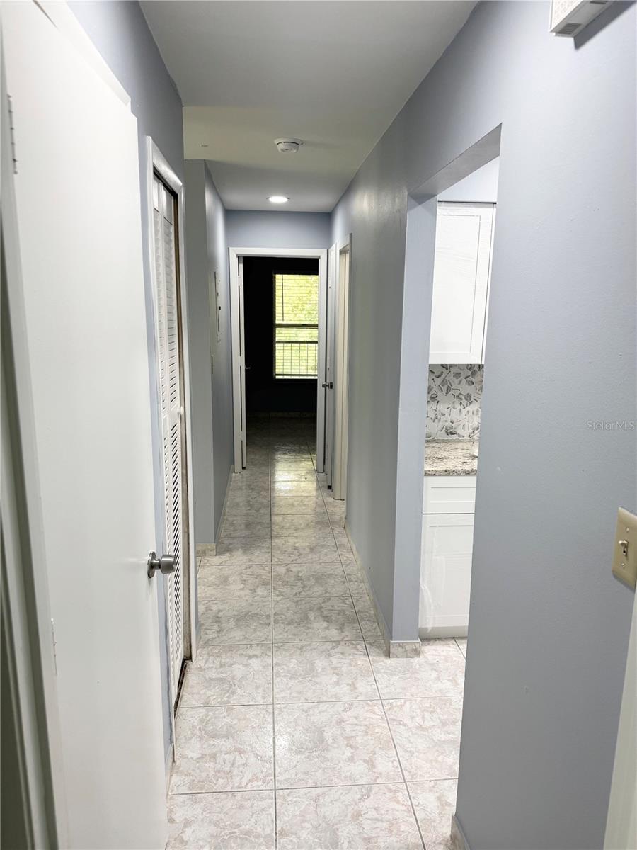 Image 11 of 15 For 4882 Semoran Boulevard 1408