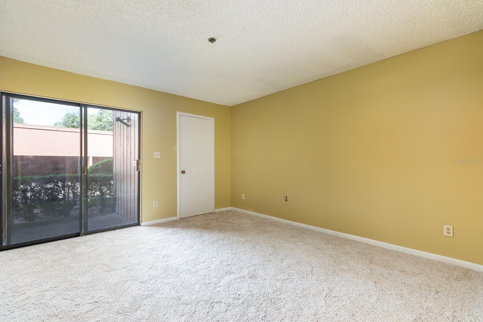 Image 17 of 27 For 1068 Michigan Street A