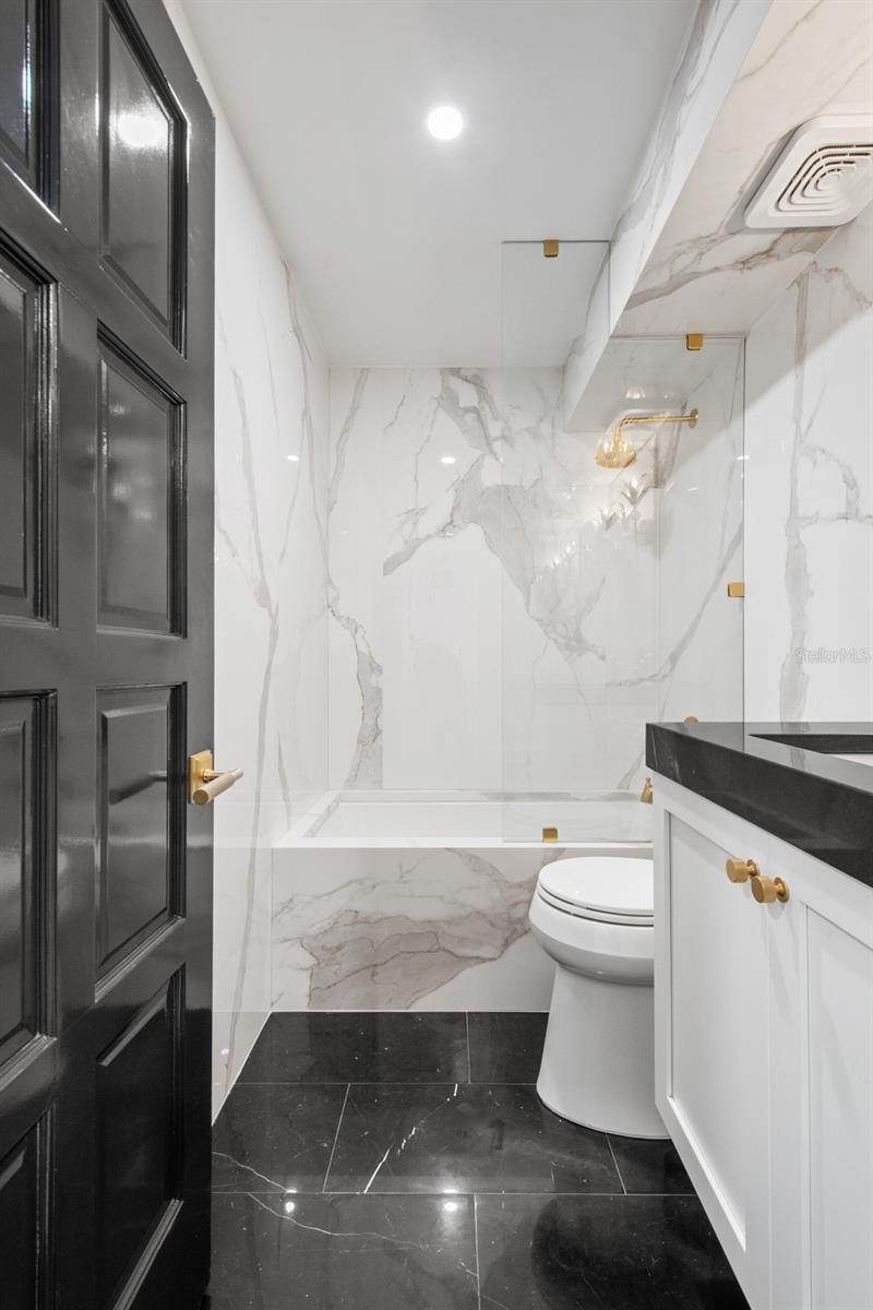 Image 21 of 53 For 100 Interlachen Avenue 404