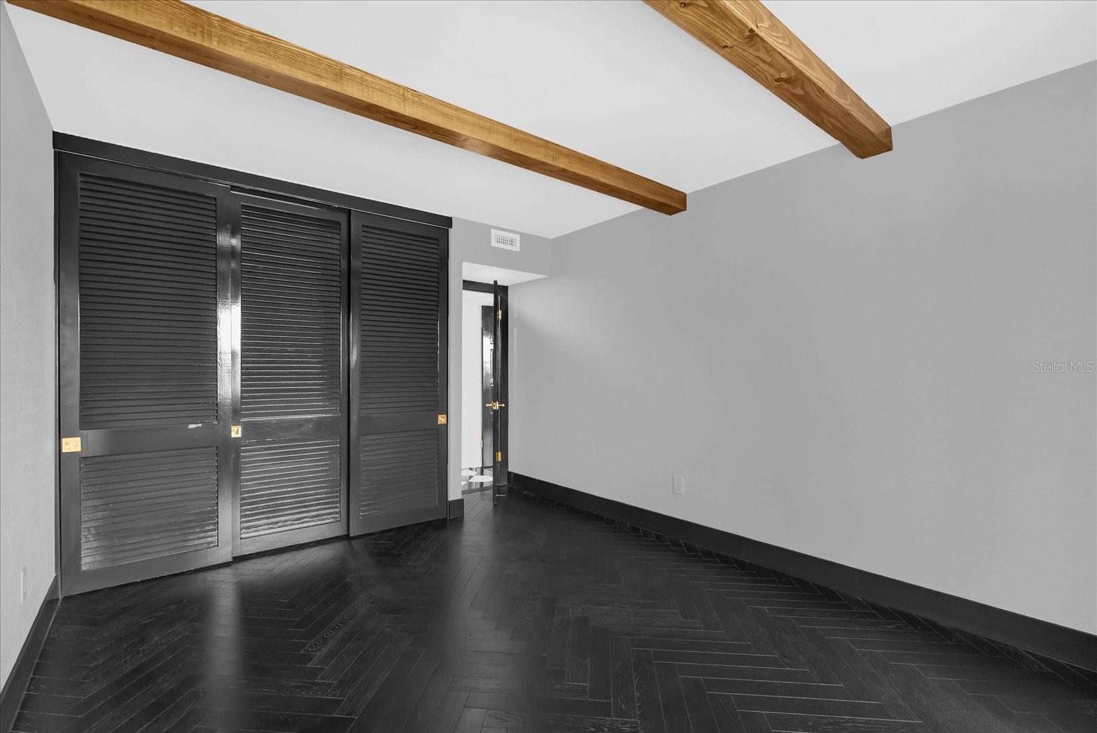Image 26 of 53 For 100 Interlachen Avenue 404