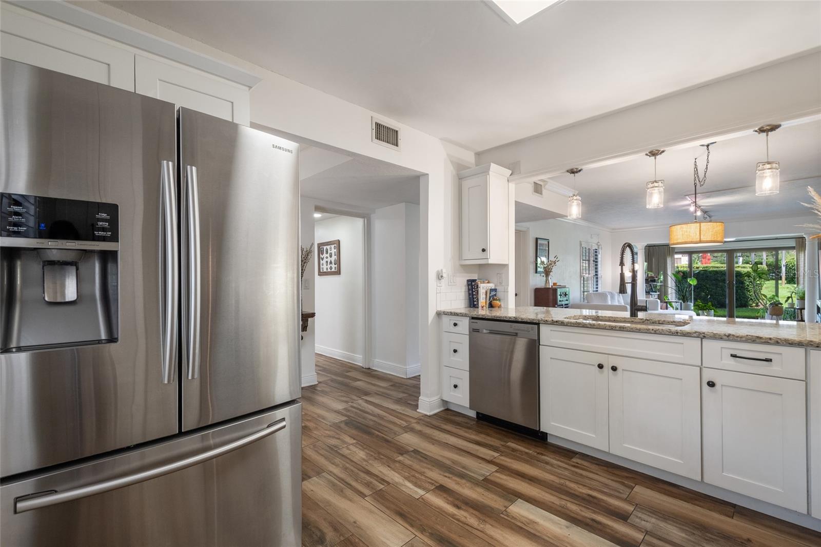 Image 15 of 58 For 104 Interlachen Avenue 114