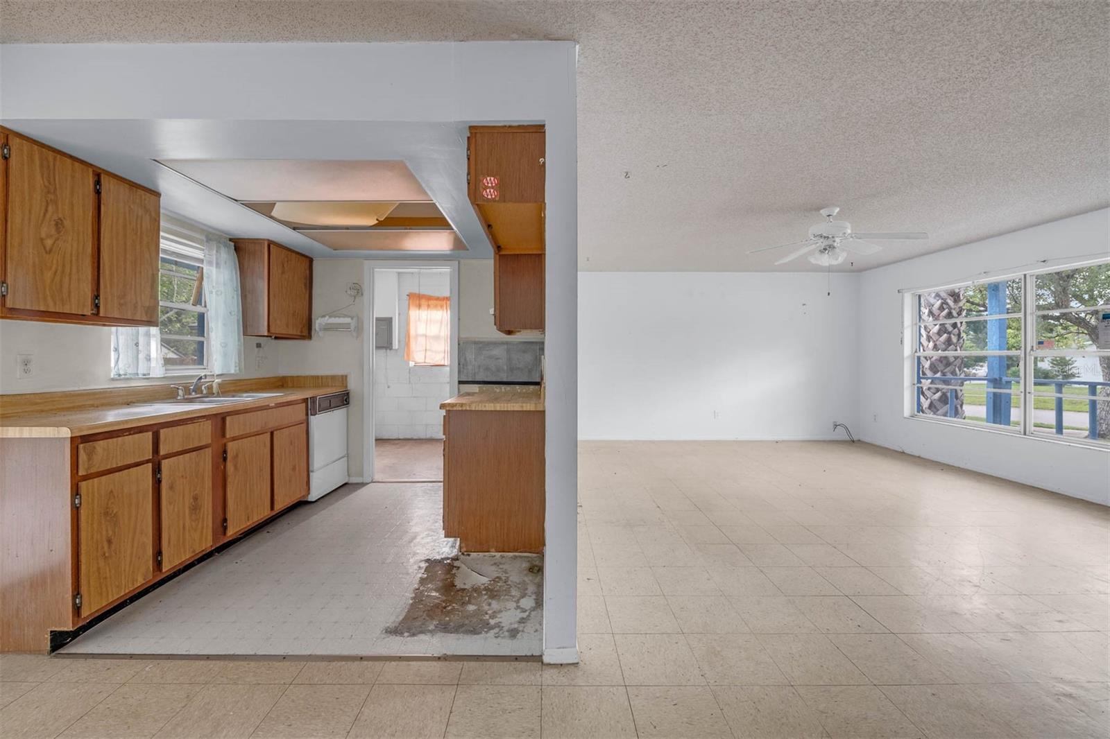 Image 11 of 36 For 881 Kimball Drive
