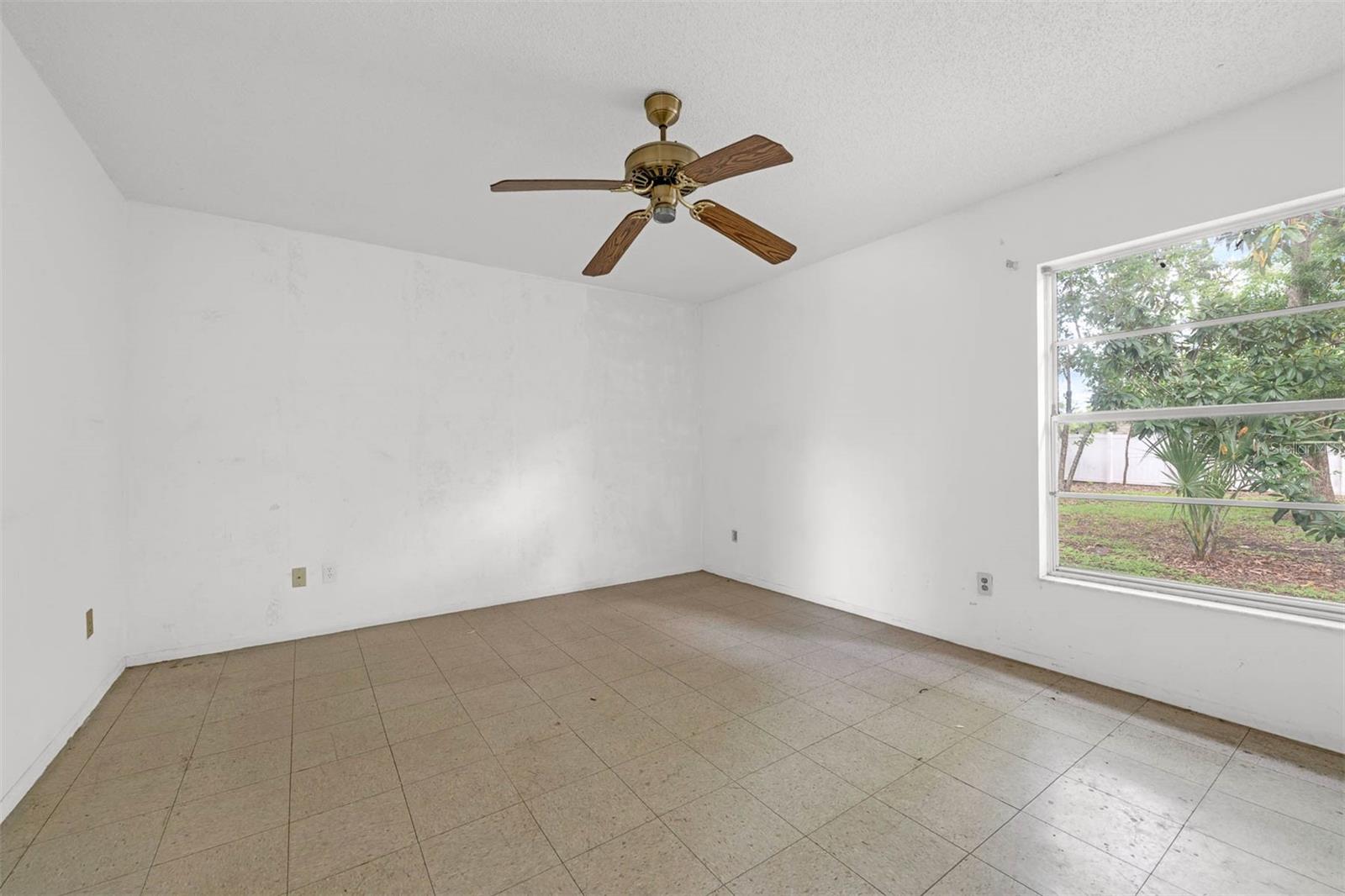 Image 18 of 36 For 881 Kimball Drive