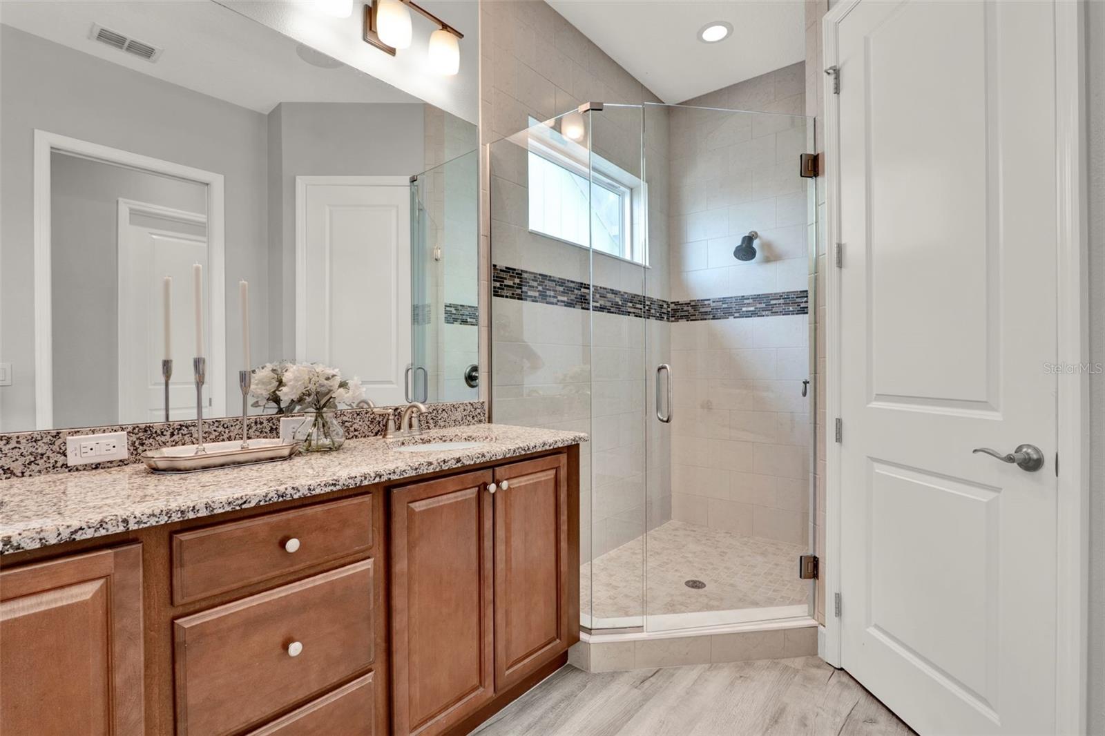 Image 18 of 62 For 14085 Mcfadden Lane