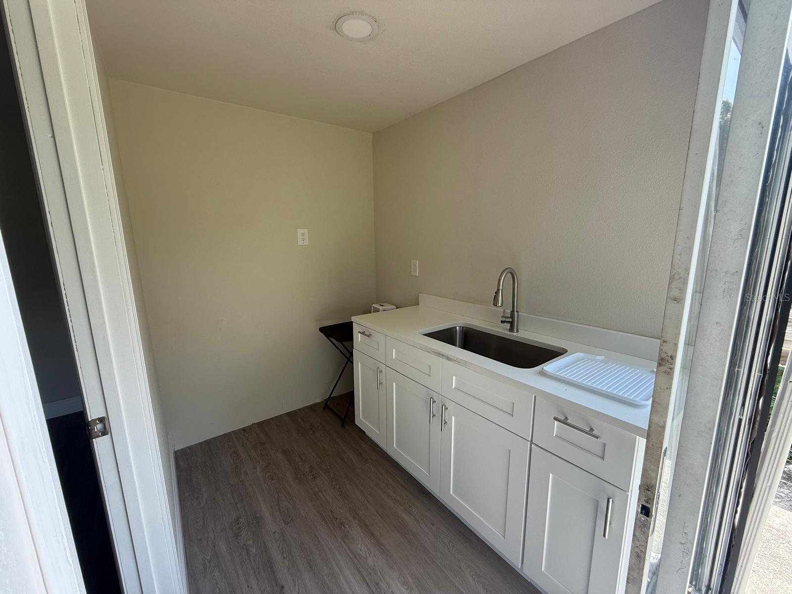 Image 4 of 8 For 2011 Cornell Avenue 2