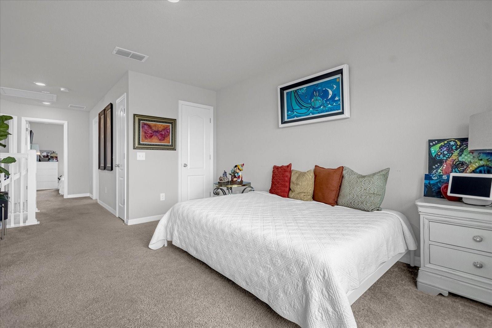 Image 16 of 40 For 17027 Crestmont Boulevard