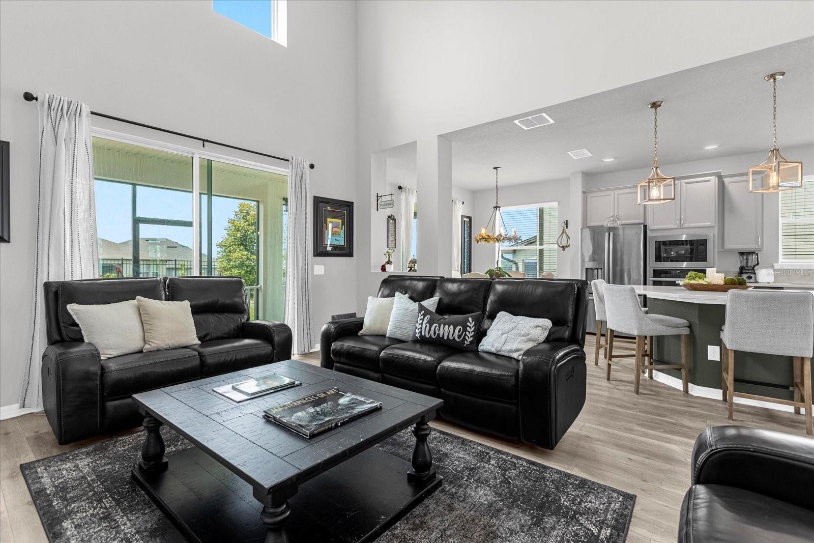 Image 31 of 40 For 17027 Crestmont Boulevard