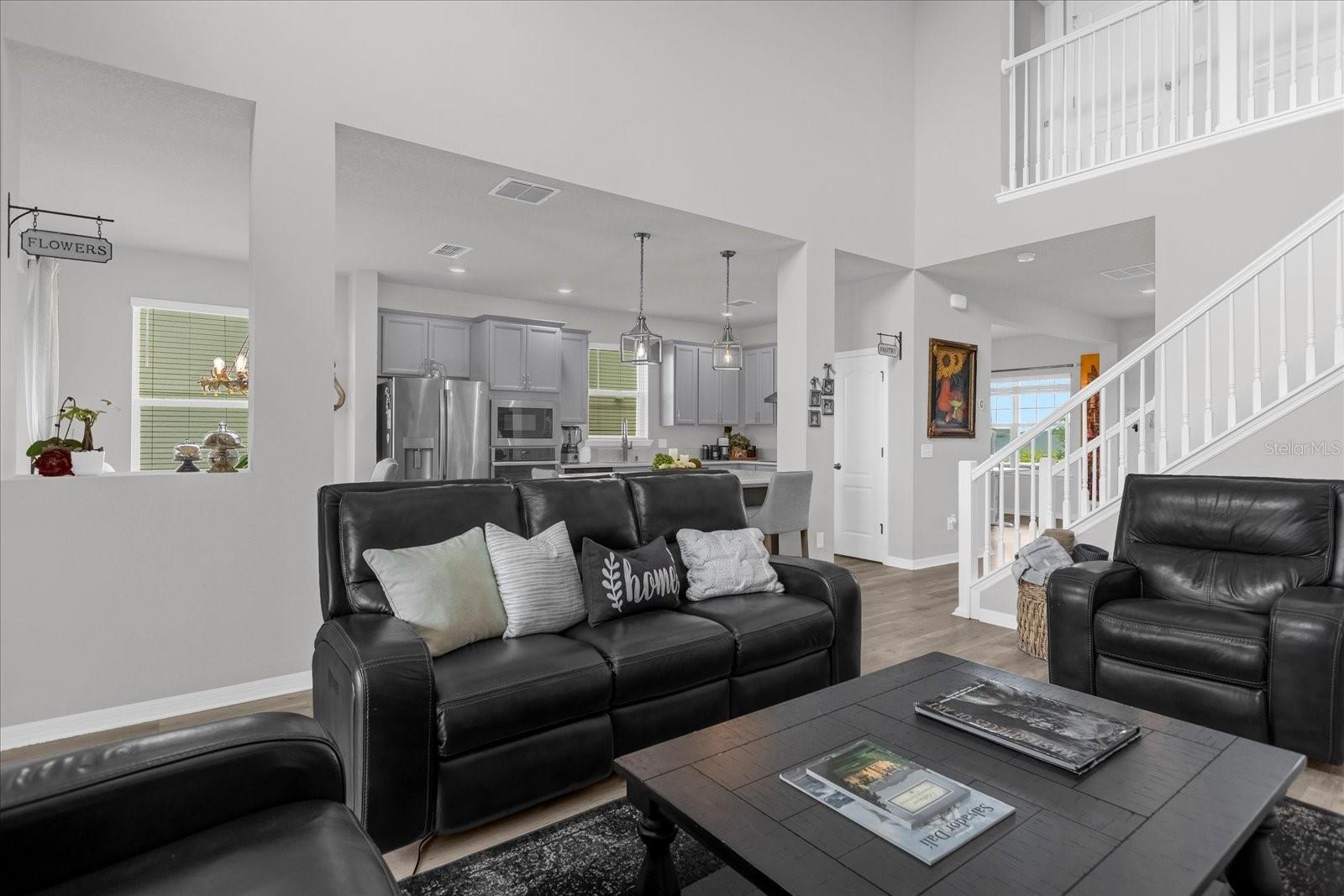 Image 32 of 40 For 17027 Crestmont Boulevard